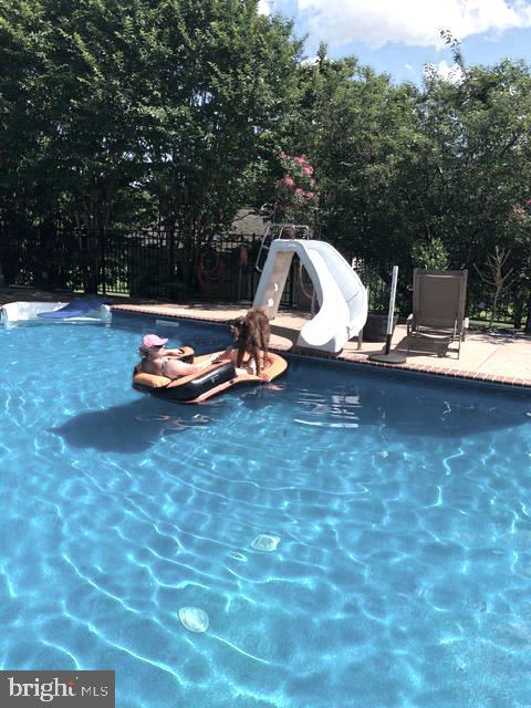 15700 TRAPSHIRE CT, WATERFORD, Virginia 20197, 5 Bedrooms Bedrooms, ,3 BathroomsBathrooms,Residential,For sale,15700 TRAPSHIRE CT,VALO2111108 MLS # VALO2111108