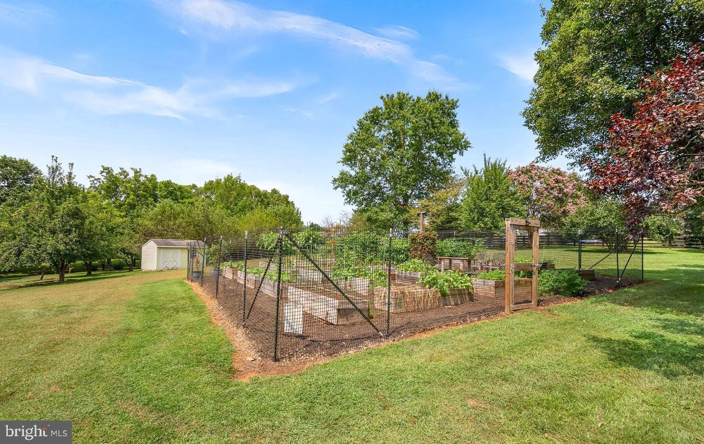 15700 TRAPSHIRE CT, WATERFORD, Virginia 20197, 5 Bedrooms Bedrooms, ,3 BathroomsBathrooms,Residential,For sale,15700 TRAPSHIRE CT,VALO2111108 MLS # VALO2111108