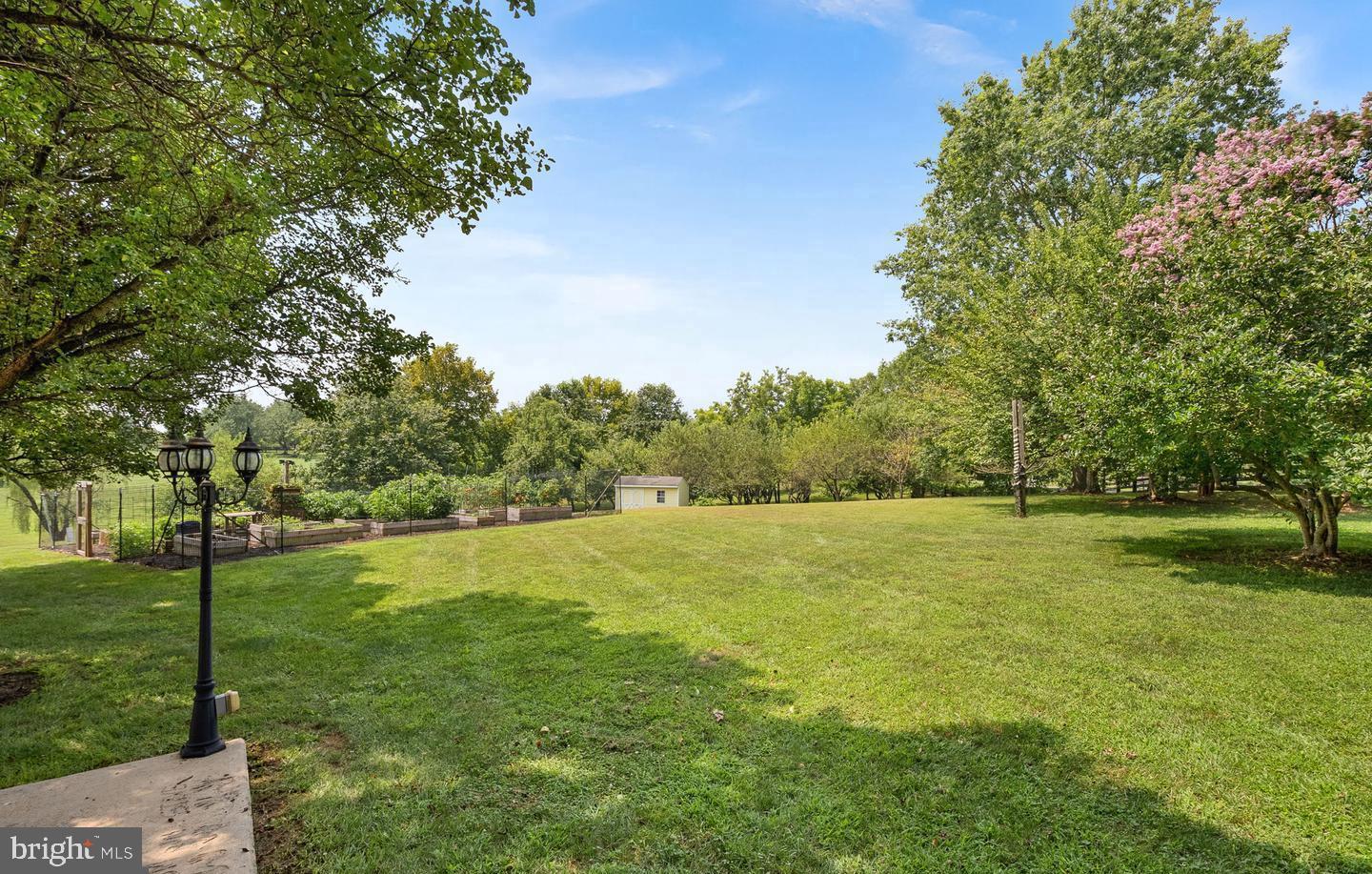 15700 TRAPSHIRE CT, WATERFORD, Virginia 20197, 5 Bedrooms Bedrooms, ,3 BathroomsBathrooms,Residential,For sale,15700 TRAPSHIRE CT,VALO2111108 MLS # VALO2111108