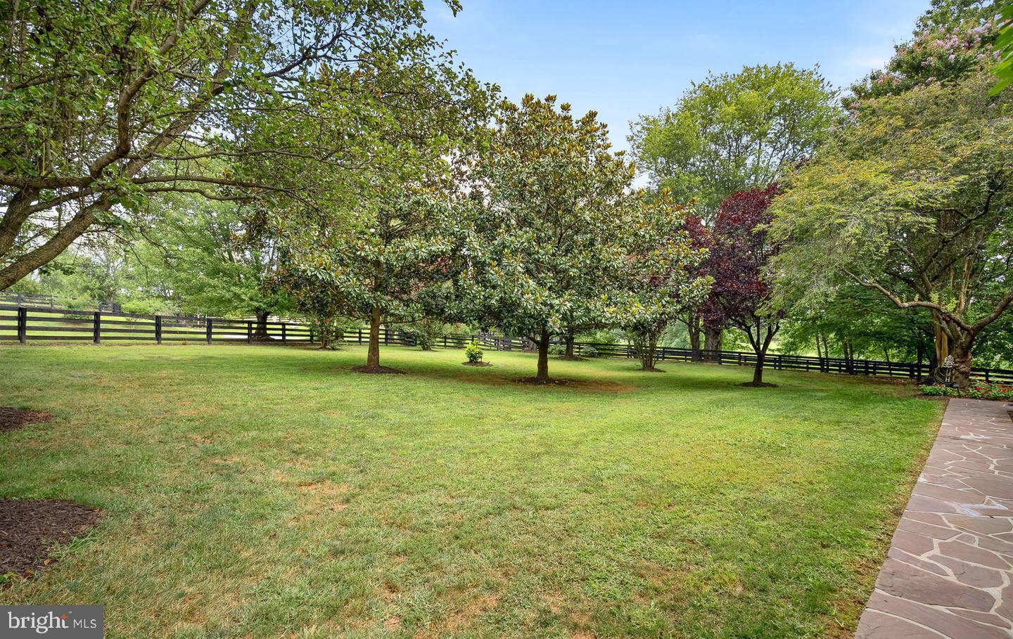 15700 TRAPSHIRE CT, WATERFORD, Virginia 20197, 5 Bedrooms Bedrooms, ,3 BathroomsBathrooms,Residential,For sale,15700 TRAPSHIRE CT,VALO2111108 MLS # VALO2111108