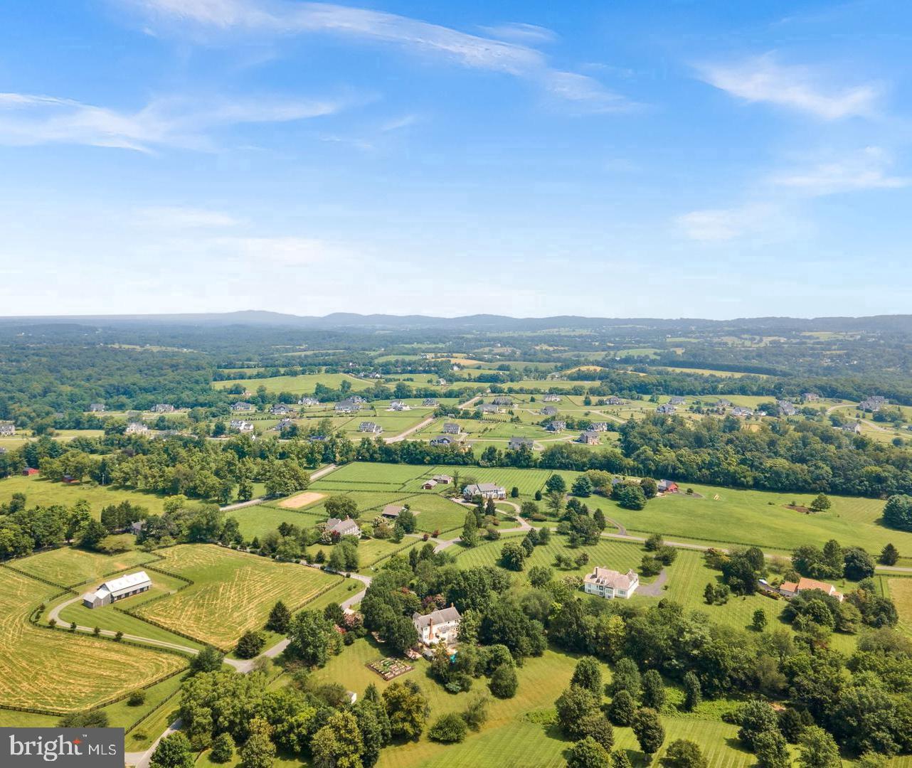 15700 TRAPSHIRE CT, WATERFORD, Virginia 20197, 5 Bedrooms Bedrooms, ,3 BathroomsBathrooms,Residential,For sale,15700 TRAPSHIRE CT,VALO2111108 MLS # VALO2111108