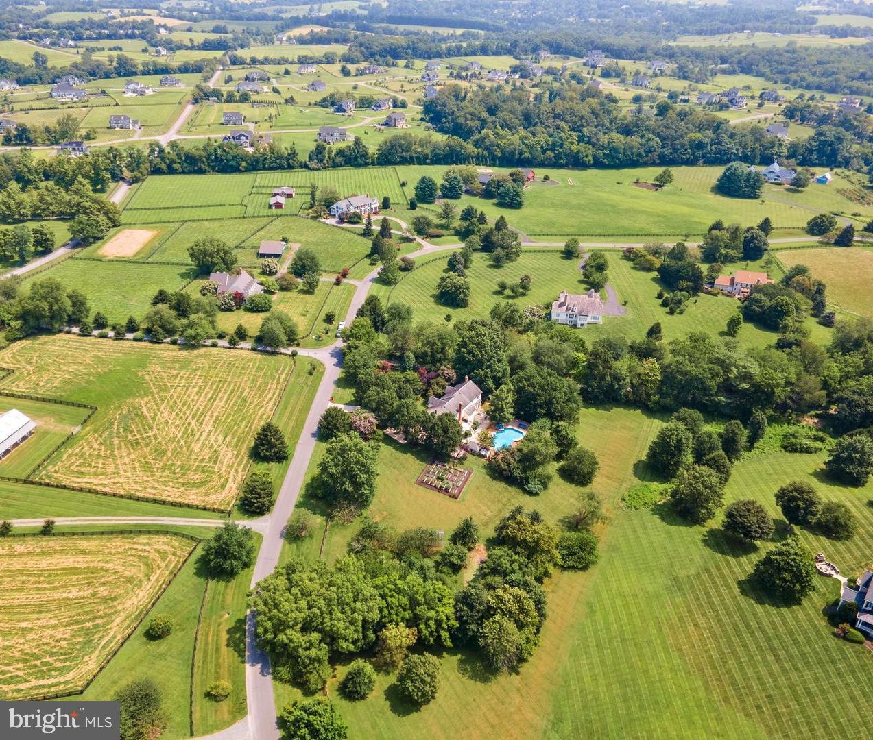 15700 TRAPSHIRE CT, WATERFORD, Virginia 20197, 5 Bedrooms Bedrooms, ,3 BathroomsBathrooms,Residential,For sale,15700 TRAPSHIRE CT,VALO2111108 MLS # VALO2111108