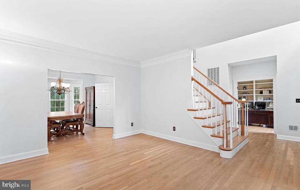 15700 TRAPSHIRE CT, WATERFORD, Virginia 20197, 5 Bedrooms Bedrooms, ,3 BathroomsBathrooms,Residential,For sale,15700 TRAPSHIRE CT,VALO2111108 MLS # VALO2111108