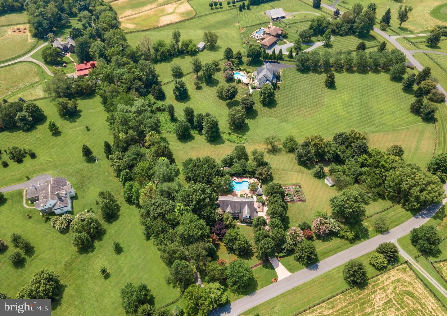 15700 TRAPSHIRE CT, WATERFORD, Virginia 20197, 5 Bedrooms Bedrooms, ,3 BathroomsBathrooms,Residential,For sale,15700 TRAPSHIRE CT,VALO2111108 MLS # VALO2111108