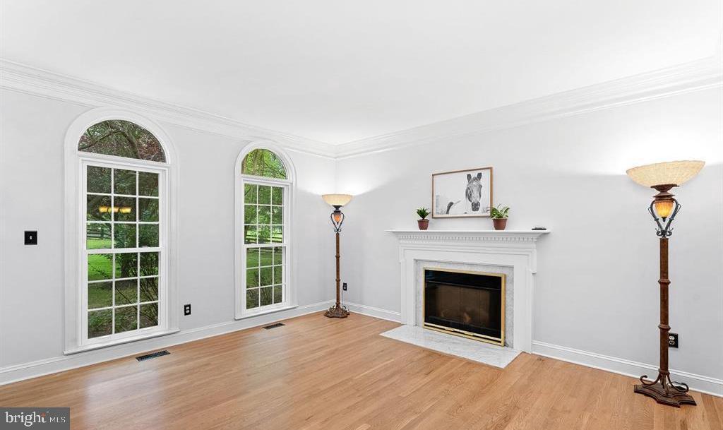 15700 TRAPSHIRE CT, WATERFORD, Virginia 20197, 5 Bedrooms Bedrooms, ,3 BathroomsBathrooms,Residential,For sale,15700 TRAPSHIRE CT,VALO2111108 MLS # VALO2111108