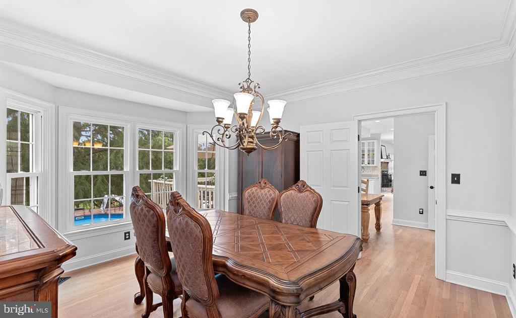 15700 TRAPSHIRE CT, WATERFORD, Virginia 20197, 5 Bedrooms Bedrooms, ,3 BathroomsBathrooms,Residential,For sale,15700 TRAPSHIRE CT,VALO2111108 MLS # VALO2111108