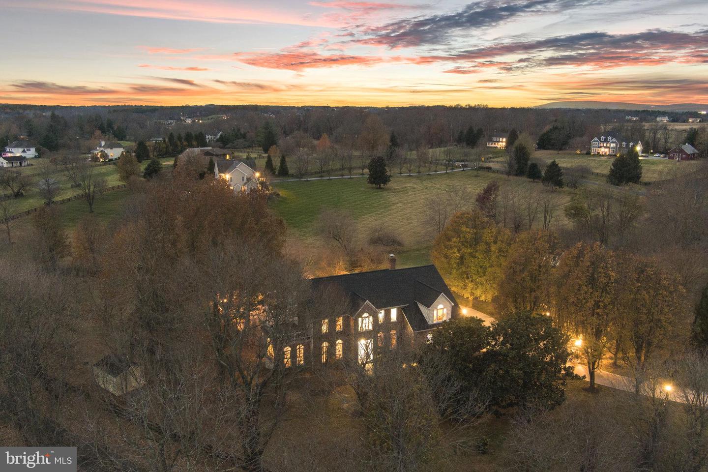 15700 TRAPSHIRE CT, WATERFORD, Virginia 20197, 5 Bedrooms Bedrooms, ,3 BathroomsBathrooms,Residential,For sale,15700 TRAPSHIRE CT,VALO2111108 MLS # VALO2111108 15700 TRAPSHIRE CT, WATERFORD, Virginia 20197, 5 Bedrooms Bedrooms, ,3 BathroomsBathrooms,Residential,For sale,15700 TRAPSHIRE CT,VALO2111108 MLS # VALO2111108