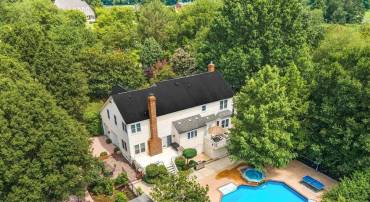 15700 TRAPSHIRE CT, WATERFORD, Virginia 20197, 5 Bedrooms Bedrooms, ,3 BathroomsBathrooms,Residential,For sale,15700 TRAPSHIRE CT,VALO2111108 MLS # VALO2111108