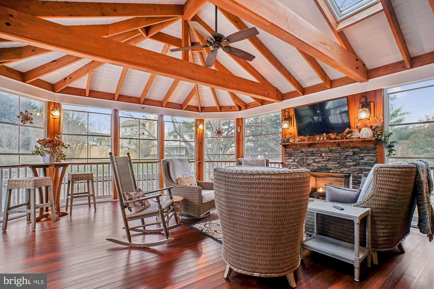 12406 SHALLOW FORD CT, HERNDON, Virginia 20170, 4 Bedrooms Bedrooms, ,2 BathroomsBathrooms,Residential,For sale,12406 SHALLOW FORD CT,VAFX2279254 MLS # VAFX2279254