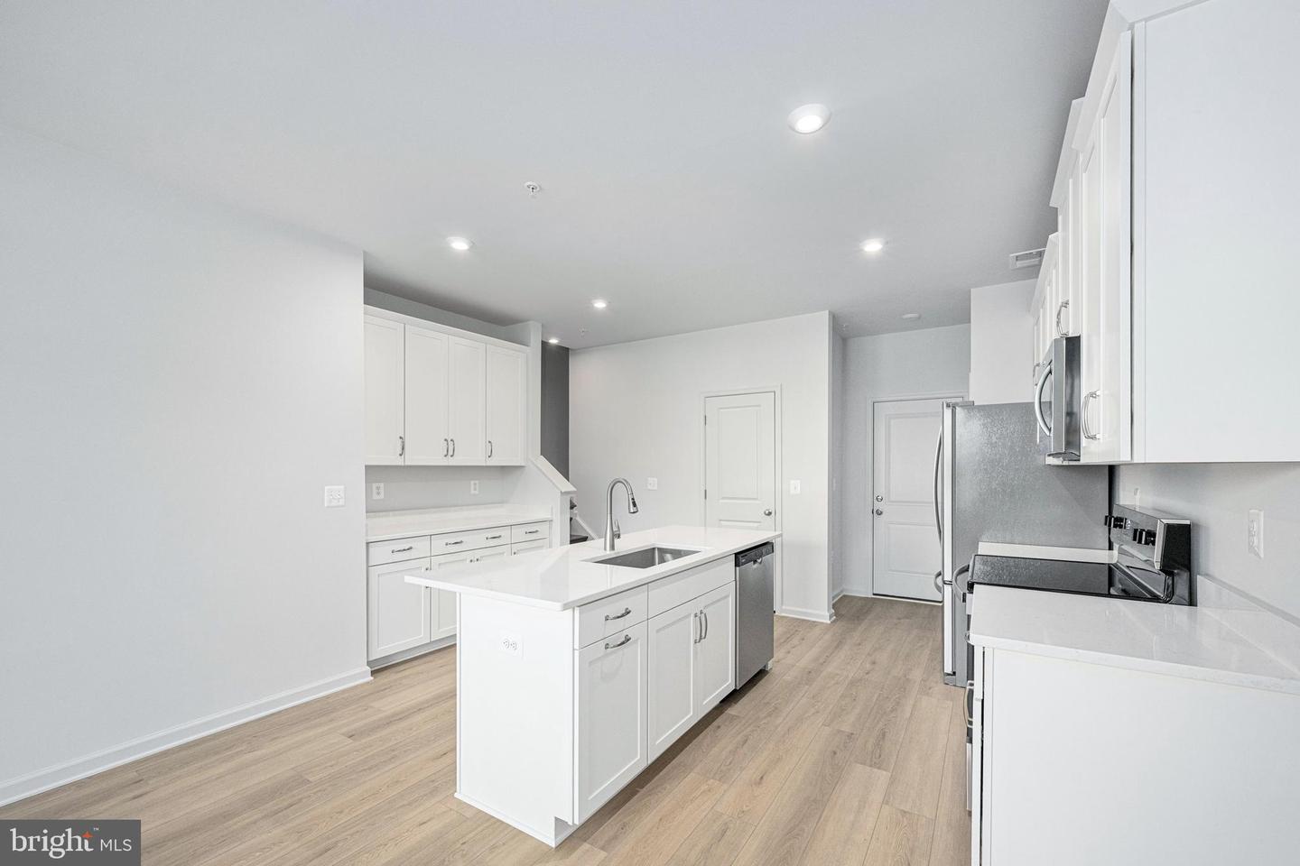 2540 NEABSCO COMMON PL, WOODBRIDGE, Virginia 22191, 2 Bedrooms Bedrooms, ,2 BathroomsBathrooms,Residential,For sale,2540 NEABSCO COMMON PL,VAPW2107850 MLS # VAPW2107850