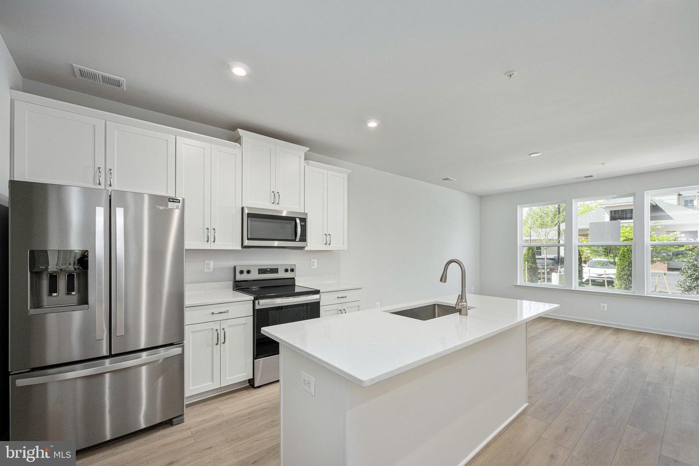 2540 NEABSCO COMMON PL, WOODBRIDGE, Virginia 22191, 2 Bedrooms Bedrooms, ,2 BathroomsBathrooms,Residential,For sale,2540 NEABSCO COMMON PL,VAPW2107850 MLS # VAPW2107850