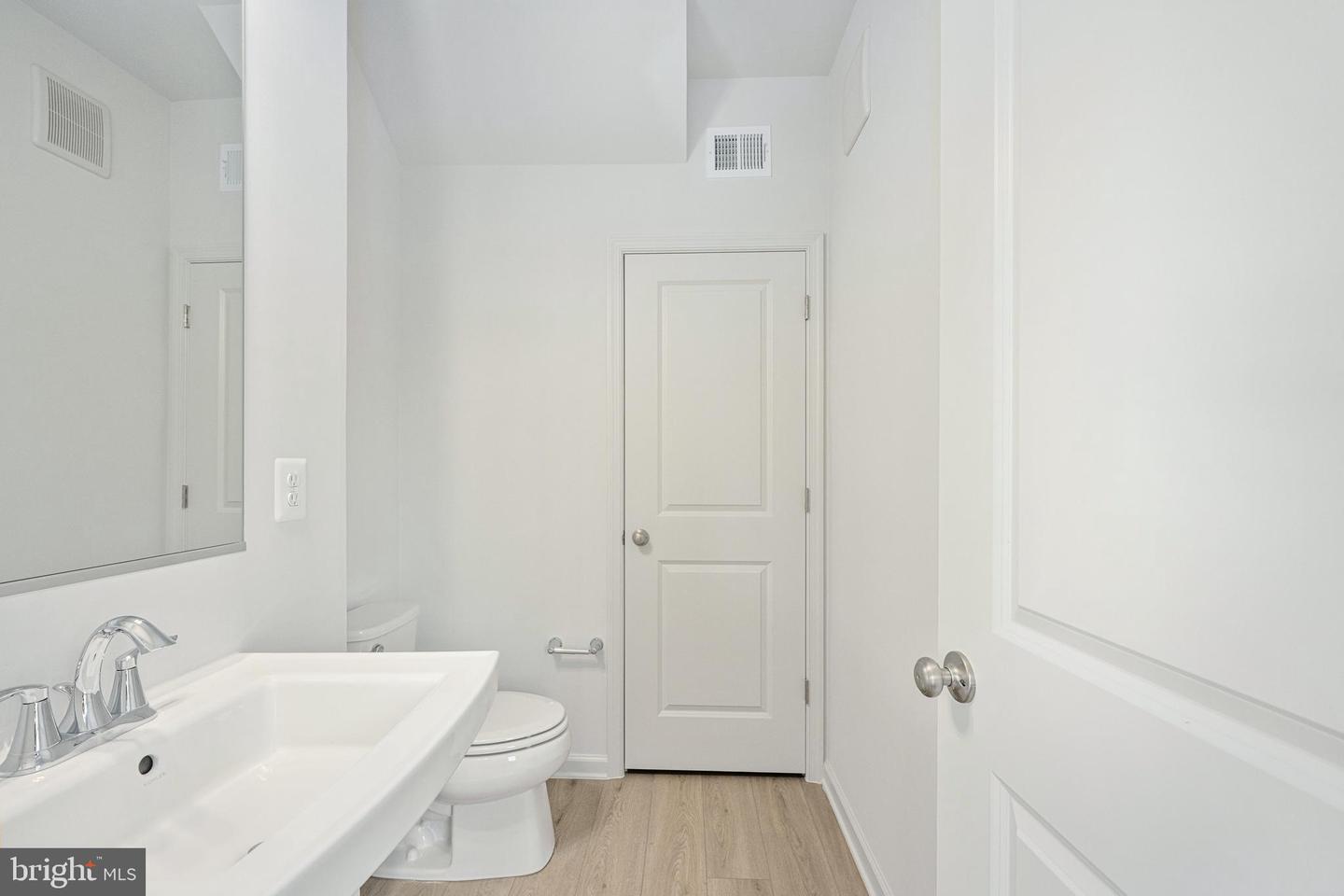 2540 NEABSCO COMMON PL, WOODBRIDGE, Virginia 22191, 2 Bedrooms Bedrooms, ,2 BathroomsBathrooms,Residential,For sale,2540 NEABSCO COMMON PL,VAPW2107850 MLS # VAPW2107850