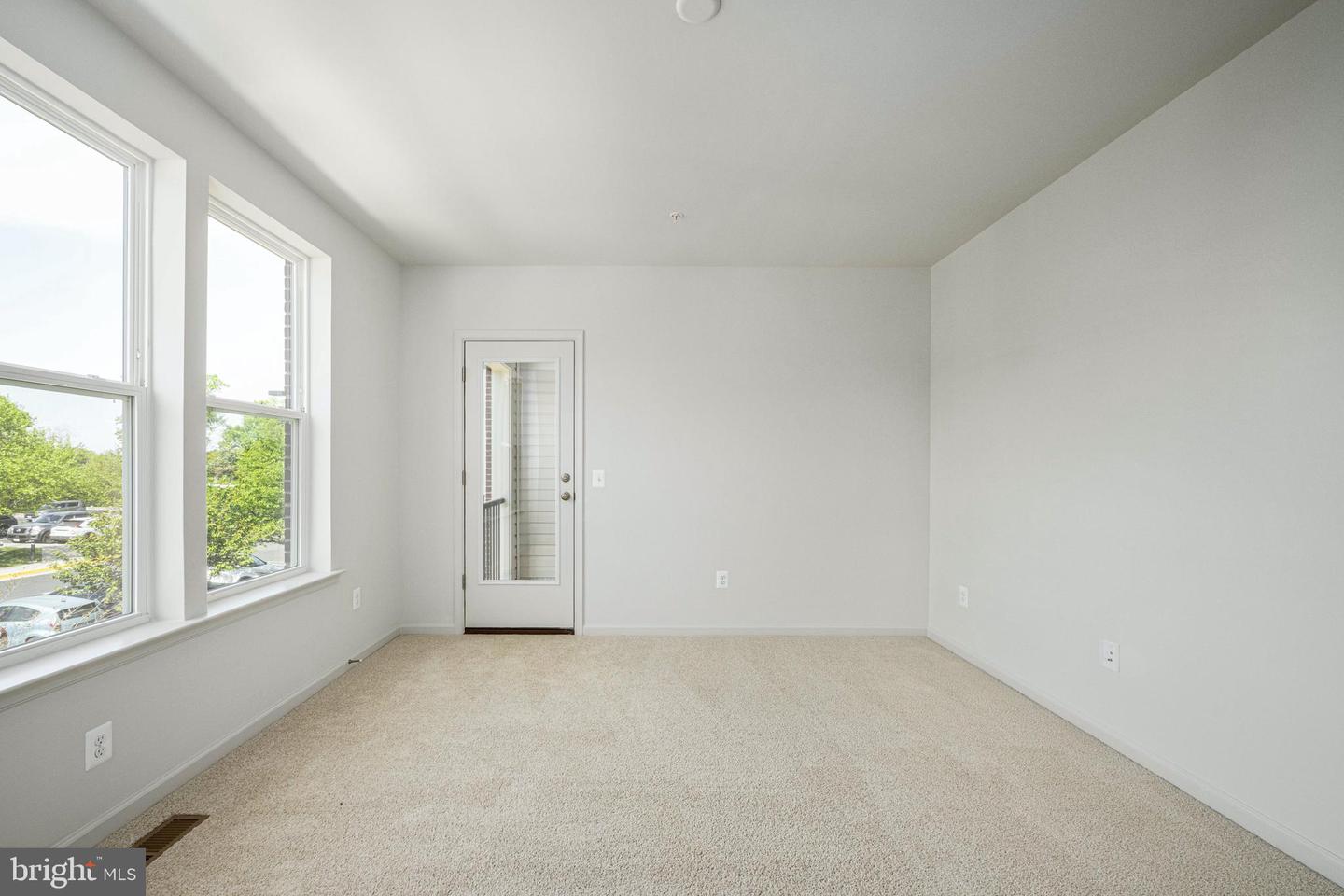 2540 NEABSCO COMMON PL, WOODBRIDGE, Virginia 22191, 2 Bedrooms Bedrooms, ,2 BathroomsBathrooms,Residential,For sale,2540 NEABSCO COMMON PL,VAPW2107850 MLS # VAPW2107850