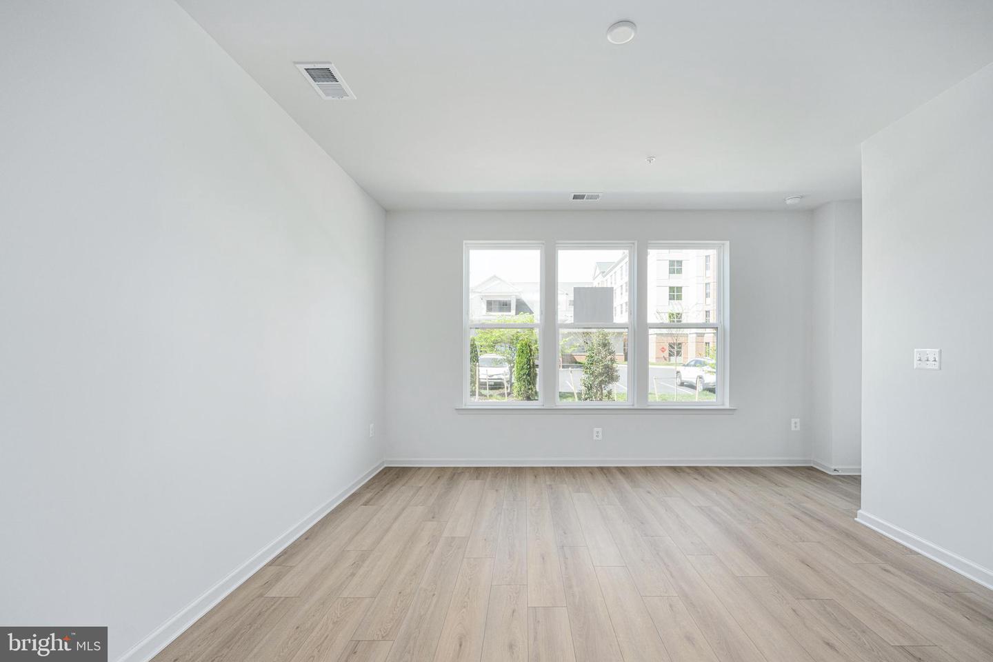 2540 NEABSCO COMMON PL, WOODBRIDGE, Virginia 22191, 2 Bedrooms Bedrooms, ,2 BathroomsBathrooms,Residential,For sale,2540 NEABSCO COMMON PL,VAPW2107850 MLS # VAPW2107850