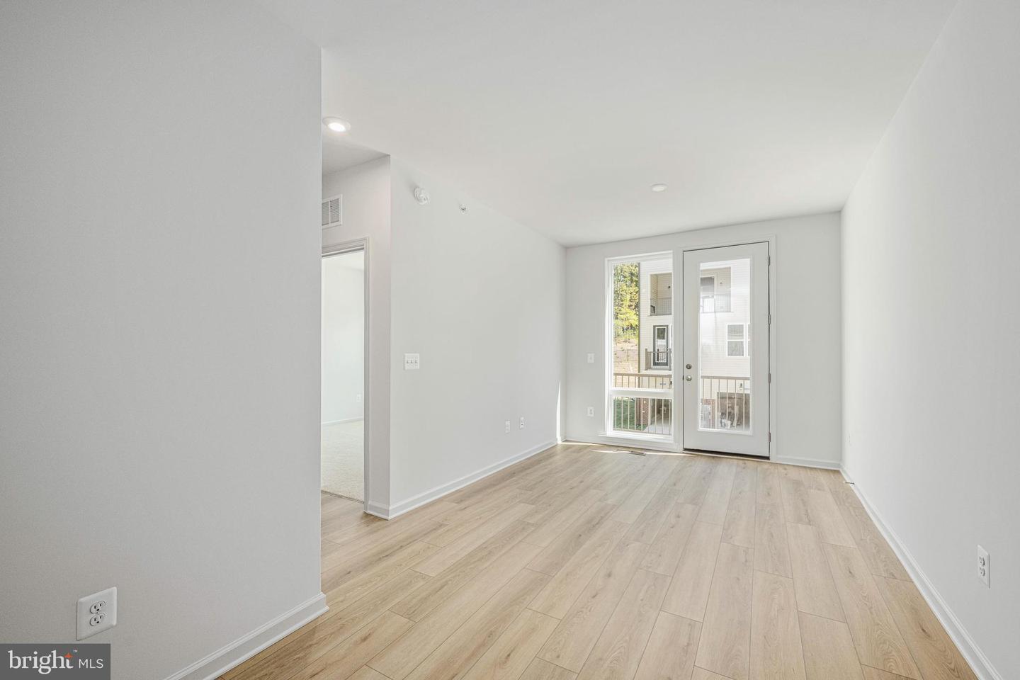 2540 NEABSCO COMMON PL, WOODBRIDGE, Virginia 22191, 2 Bedrooms Bedrooms, ,2 BathroomsBathrooms,Residential,For sale,2540 NEABSCO COMMON PL,VAPW2107850 MLS # VAPW2107850