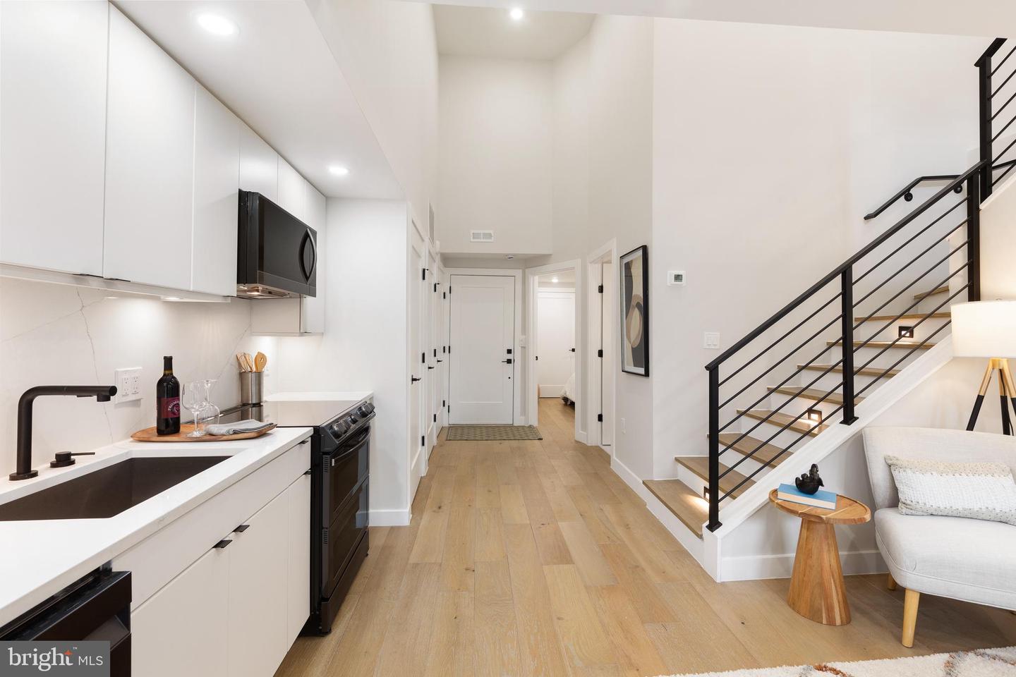 1208 M ST NW #12, WASHINGTON, District Of Columbia 20005, 2 Bedrooms Bedrooms, ,2 BathroomsBathrooms,Residential,For sale,1208 M ST NW #12,DCDC2232064 MLS # DCDC2232064