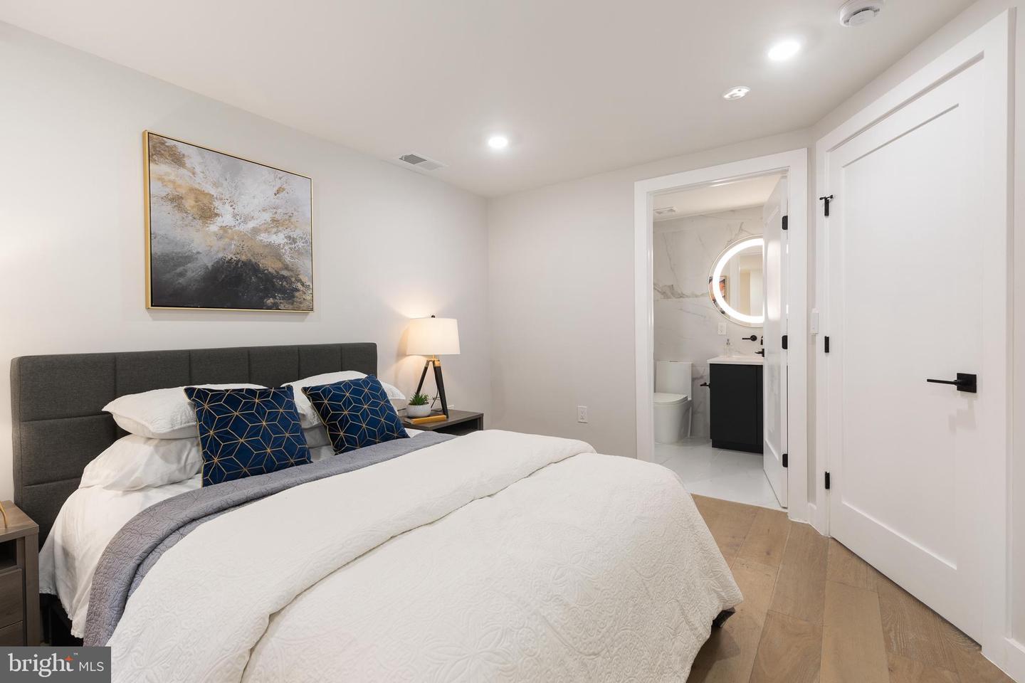 1208 M ST NW #12, WASHINGTON, District Of Columbia 20005, 2 Bedrooms Bedrooms, ,2 BathroomsBathrooms,Residential,For sale,1208 M ST NW #12,DCDC2232064 MLS # DCDC2232064