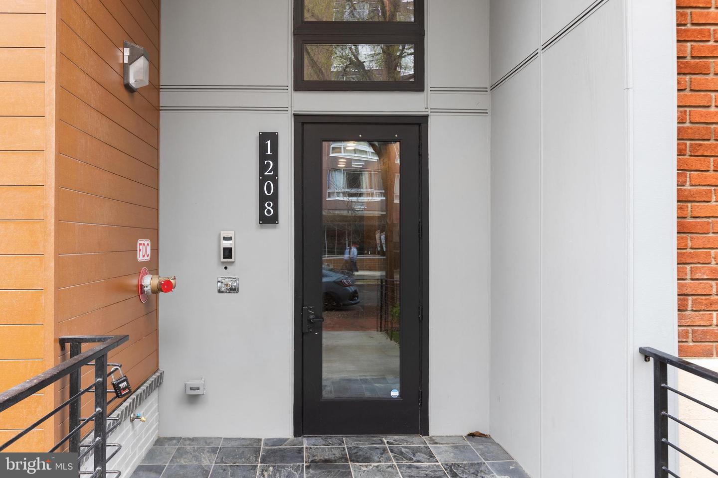 1208 M ST NW #12, WASHINGTON, District Of Columbia 20005, 2 Bedrooms Bedrooms, ,2 BathroomsBathrooms,Residential,For sale,1208 M ST NW #12,DCDC2232064 MLS # DCDC2232064