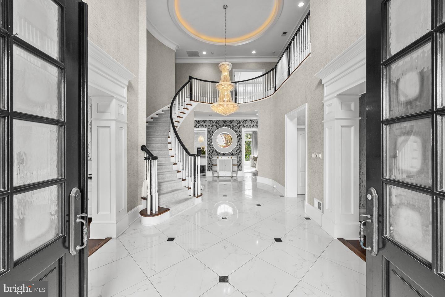 8305 FOX HAVEN DR, MCLEAN, Virginia 22102, 5 Bedrooms Bedrooms, ,6 BathroomsBathrooms,Residential,For sale,8305 FOX HAVEN DR,VAFX2279404 MLS # VAFX2279404