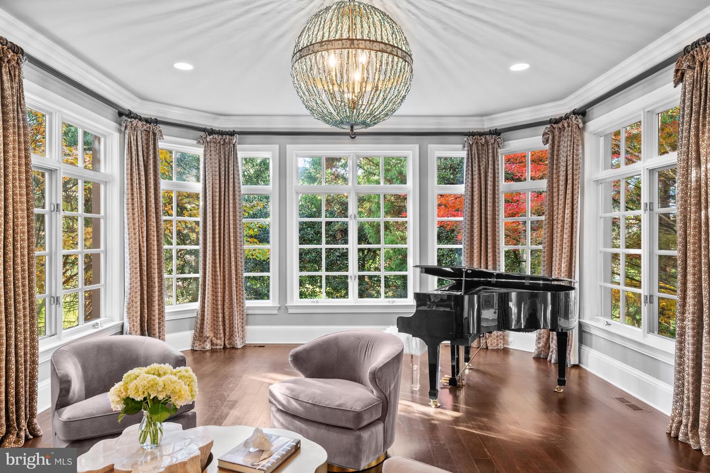 8305 FOX HAVEN DR, MCLEAN, Virginia 22102, 5 Bedrooms Bedrooms, ,6 BathroomsBathrooms,Residential,For sale,8305 FOX HAVEN DR,VAFX2279404 MLS # VAFX2279404