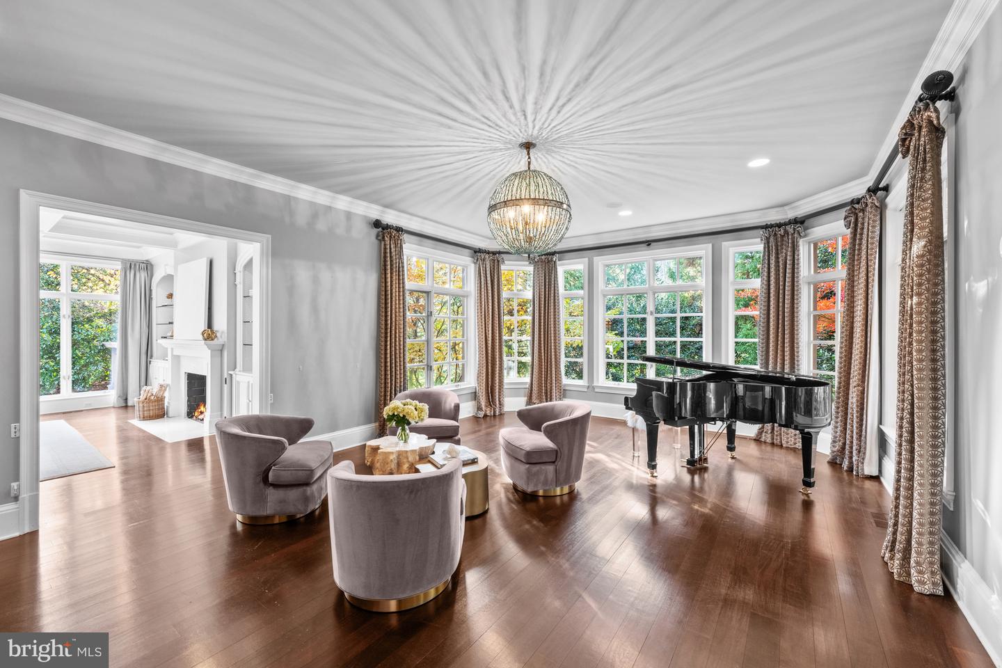 8305 FOX HAVEN DR, MCLEAN, Virginia 22102, 5 Bedrooms Bedrooms, ,6 BathroomsBathrooms,Residential,For sale,8305 FOX HAVEN DR,VAFX2279404 MLS # VAFX2279404