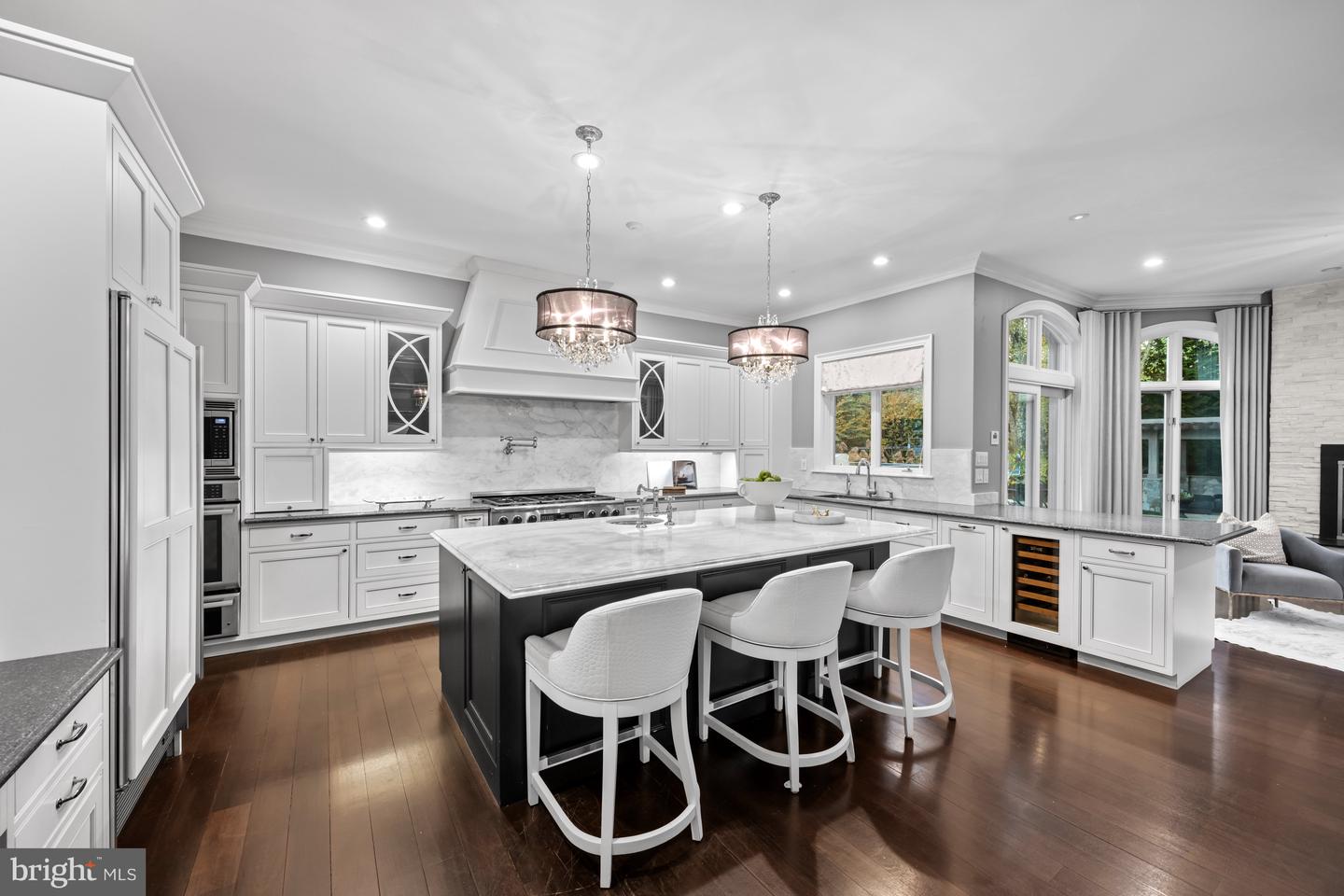 8305 FOX HAVEN DR, MCLEAN, Virginia 22102, 5 Bedrooms Bedrooms, ,6 BathroomsBathrooms,Residential,For sale,8305 FOX HAVEN DR,VAFX2279404 MLS # VAFX2279404