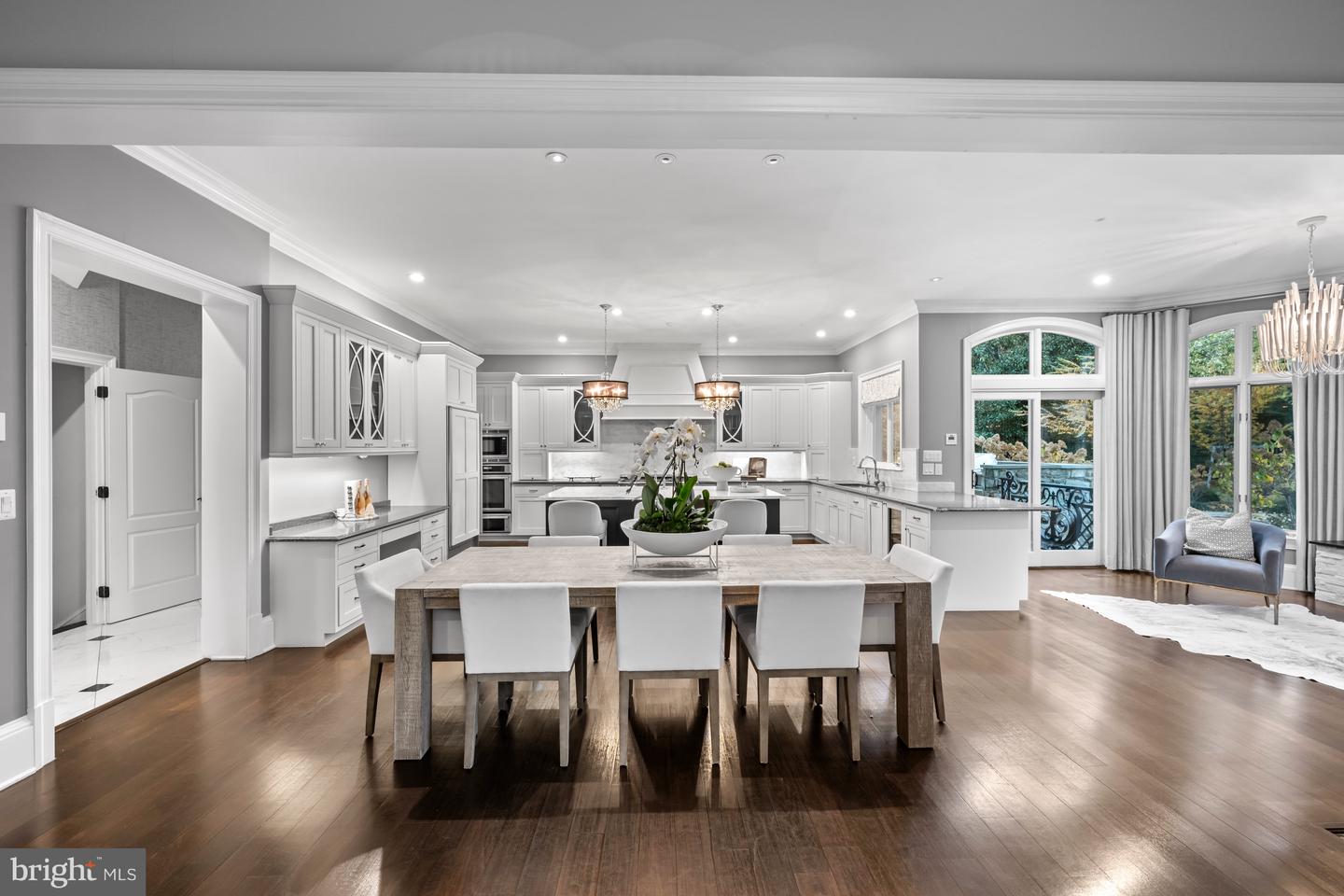 8305 FOX HAVEN DR, MCLEAN, Virginia 22102, 5 Bedrooms Bedrooms, ,6 BathroomsBathrooms,Residential,For sale,8305 FOX HAVEN DR,VAFX2279404 MLS # VAFX2279404