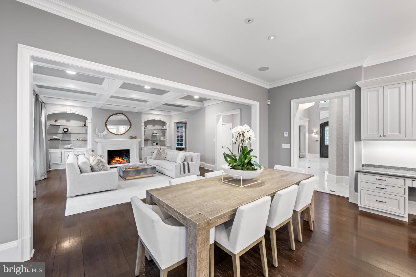 8305 FOX HAVEN DR, MCLEAN, Virginia 22102, 5 Bedrooms Bedrooms, ,6 BathroomsBathrooms,Residential,For sale,8305 FOX HAVEN DR,VAFX2279404 MLS # VAFX2279404