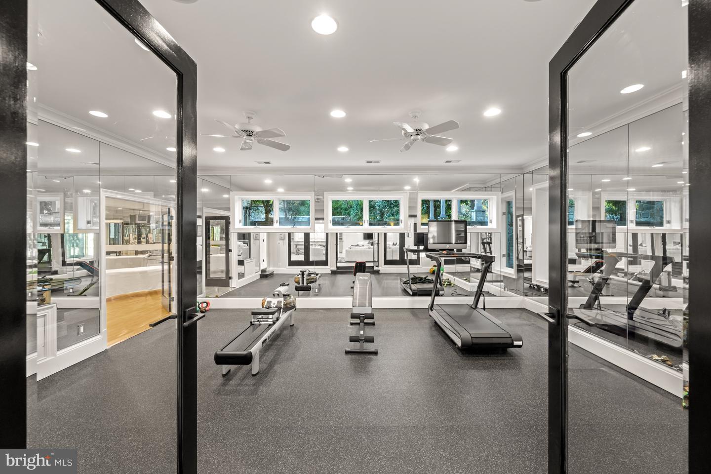 8305 FOX HAVEN DR, MCLEAN, Virginia 22102, 5 Bedrooms Bedrooms, ,6 BathroomsBathrooms,Residential,For sale,8305 FOX HAVEN DR,VAFX2279404 MLS # VAFX2279404