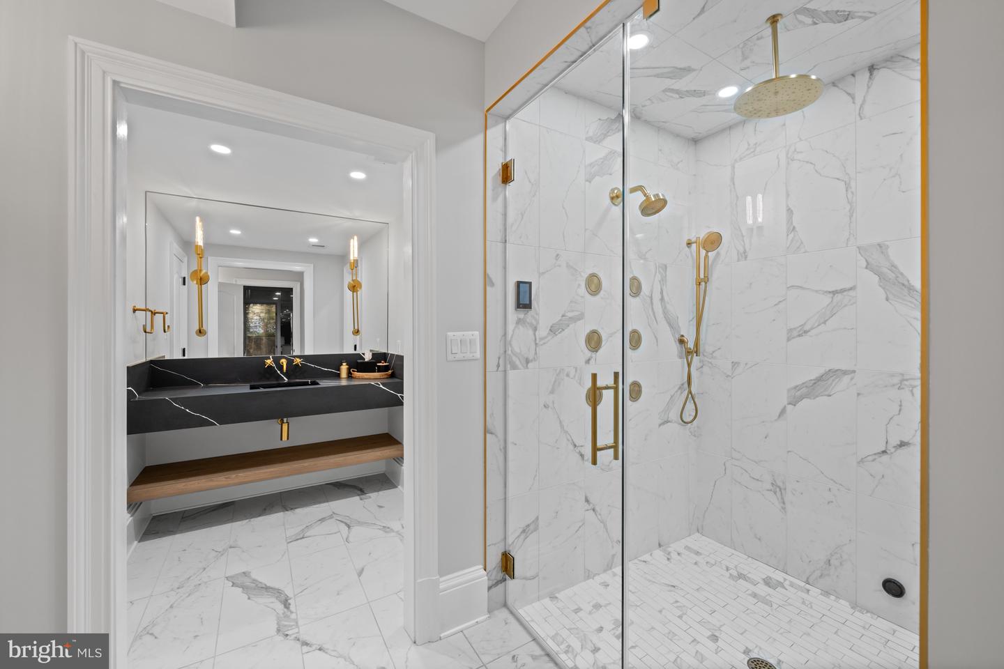 8305 FOX HAVEN DR, MCLEAN, Virginia 22102, 5 Bedrooms Bedrooms, ,6 BathroomsBathrooms,Residential,For sale,8305 FOX HAVEN DR,VAFX2279404 MLS # VAFX2279404