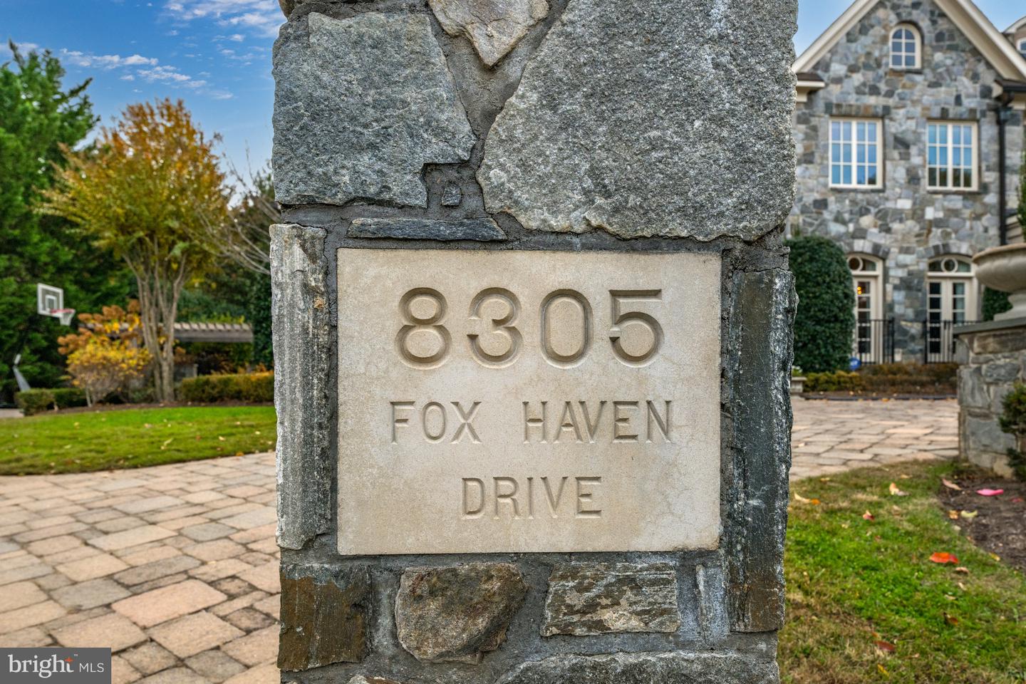8305 FOX HAVEN DR, MCLEAN, Virginia 22102, 5 Bedrooms Bedrooms, ,6 BathroomsBathrooms,Residential,For sale,8305 FOX HAVEN DR,VAFX2279404 MLS # VAFX2279404
