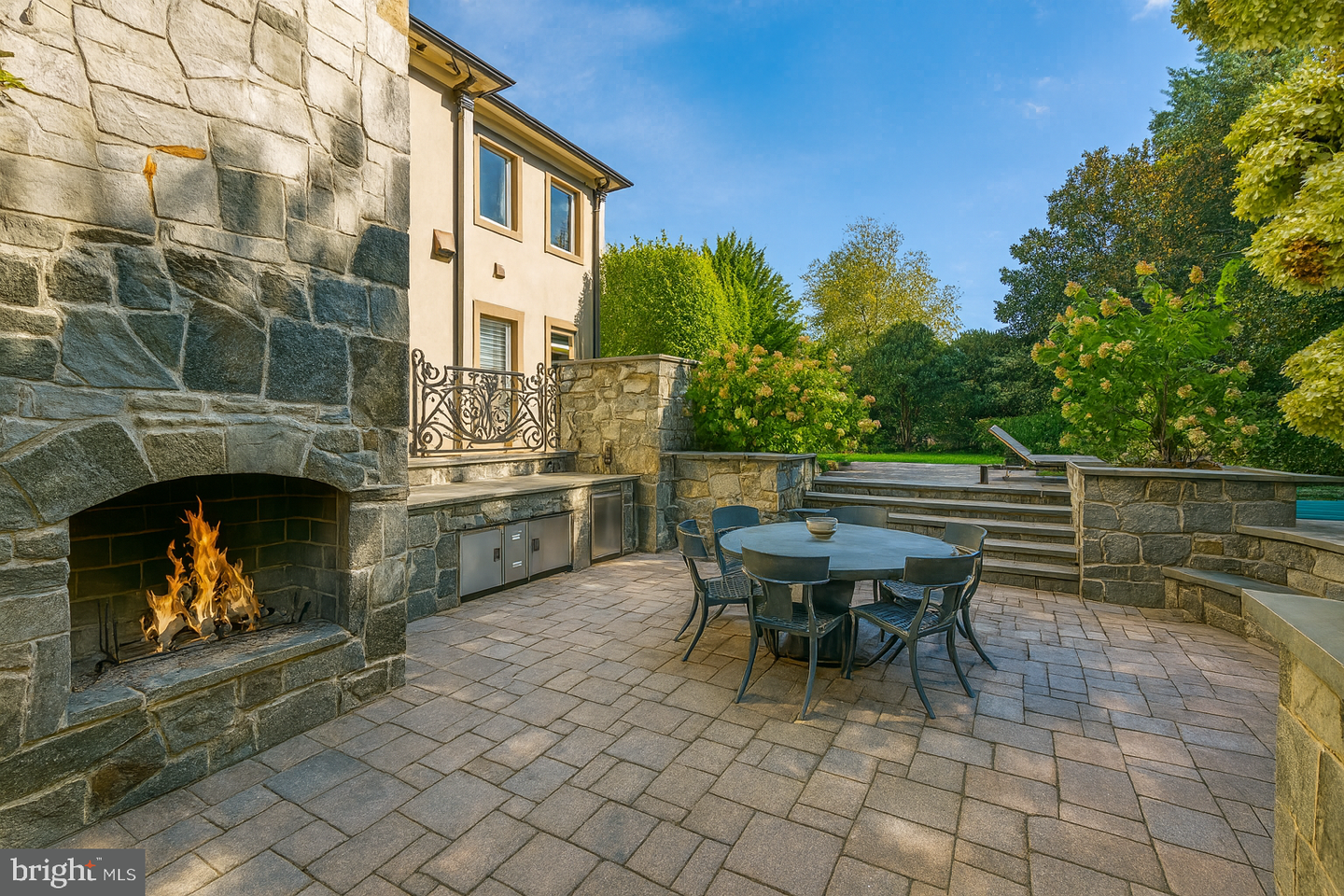 8305 FOX HAVEN DR, MCLEAN, Virginia 22102, 5 Bedrooms Bedrooms, ,6 BathroomsBathrooms,Residential,For sale,8305 FOX HAVEN DR,VAFX2279404 MLS # VAFX2279404