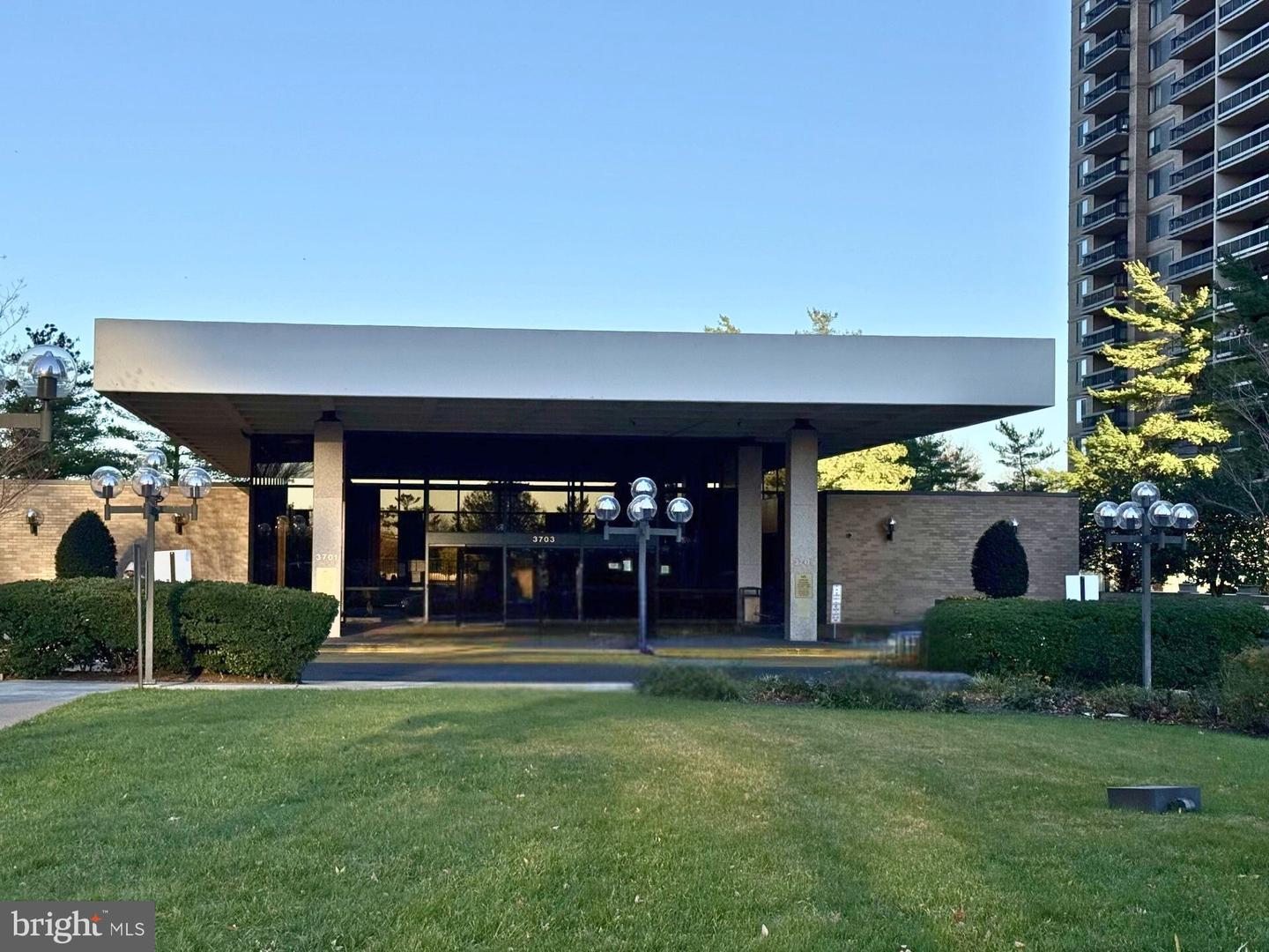 3701 S GEORGE MASON DR #904N, FALLS CHURCH, Virginia 22041, 1 Bedroom Bedrooms, ,1 BathroomBathrooms,Residential,For sale,3701 S GEORGE MASON DR #904N,VAFX2279410 MLS # VAFX2279410