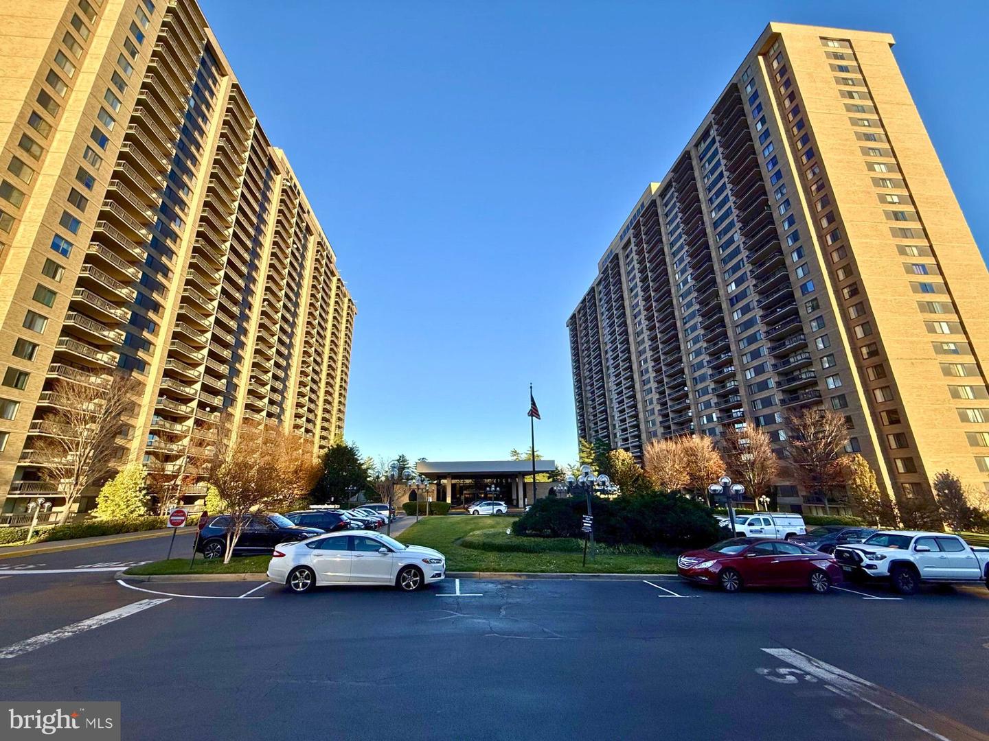 3701 S GEORGE MASON DR #904N, FALLS CHURCH, Virginia 22041, 1 Bedroom Bedrooms, ,1 BathroomBathrooms,Residential,For sale,3701 S GEORGE MASON DR #904N,VAFX2279410 MLS # VAFX2279410