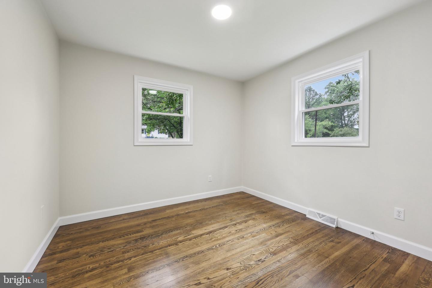 945 FICKLEN RD, FREDERICKSBURG, Virginia 22405, 3 Bedrooms Bedrooms, ,2 BathroomsBathrooms,Residential,For sale,945 FICKLEN RD,VAST2044272 MLS # VAST2044272