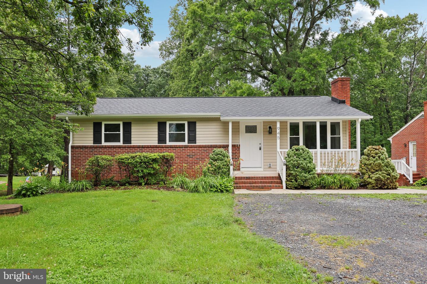 945 FICKLEN RD, FREDERICKSBURG, Virginia 22405, 3 Bedrooms Bedrooms, ,2 BathroomsBathrooms,Residential,For sale,945 FICKLEN RD,VAST2044272 MLS # VAST2044272