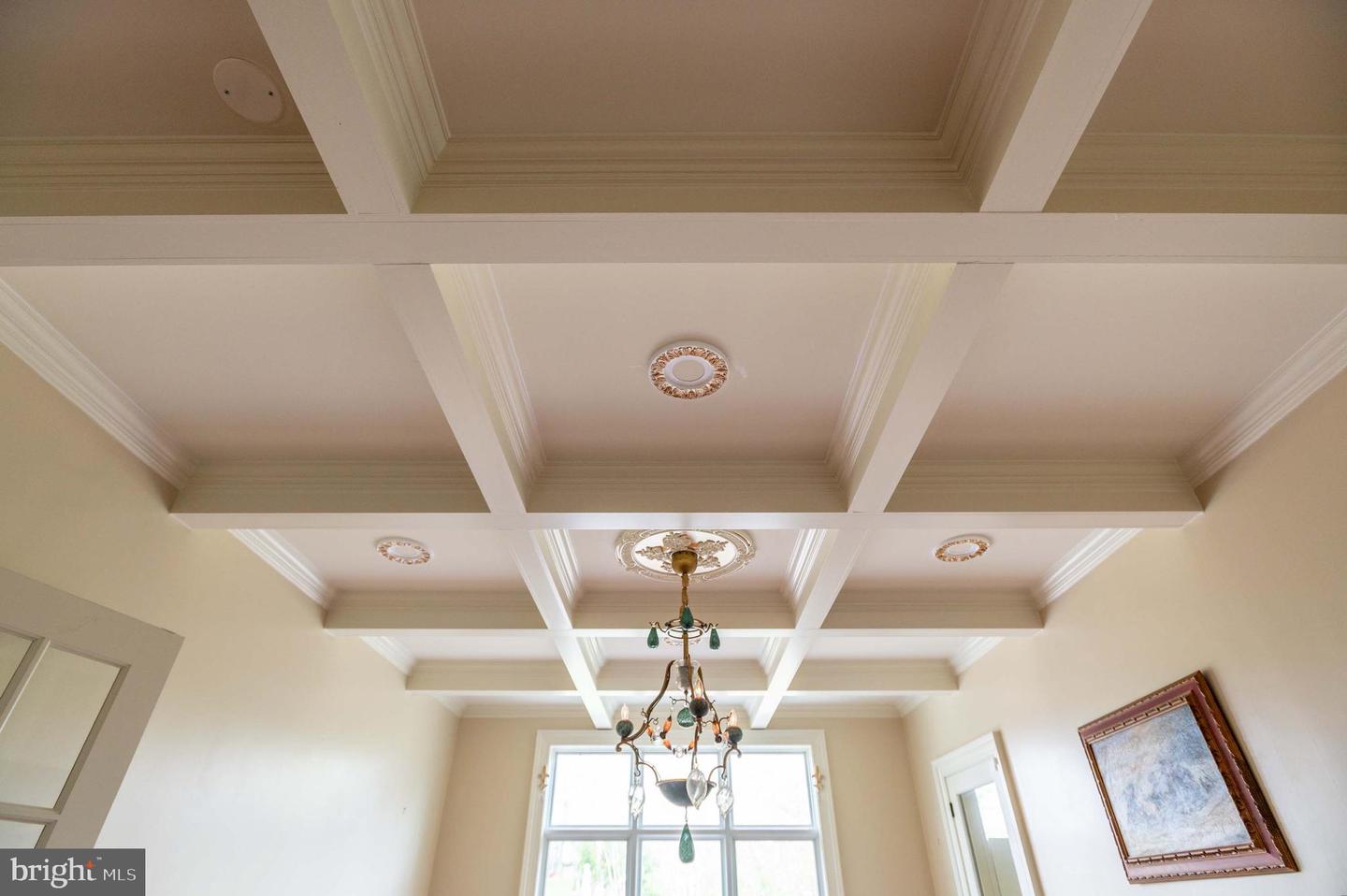 35162 NOTRE DAME LN, MIDDLEBURG, Virginia 20117, 4 Bedrooms Bedrooms, 12 Rooms Rooms,3 BathroomsBathrooms,Residential,For sale,35162 NOTRE DAME LN,VALO2111254 MLS # VALO2111254