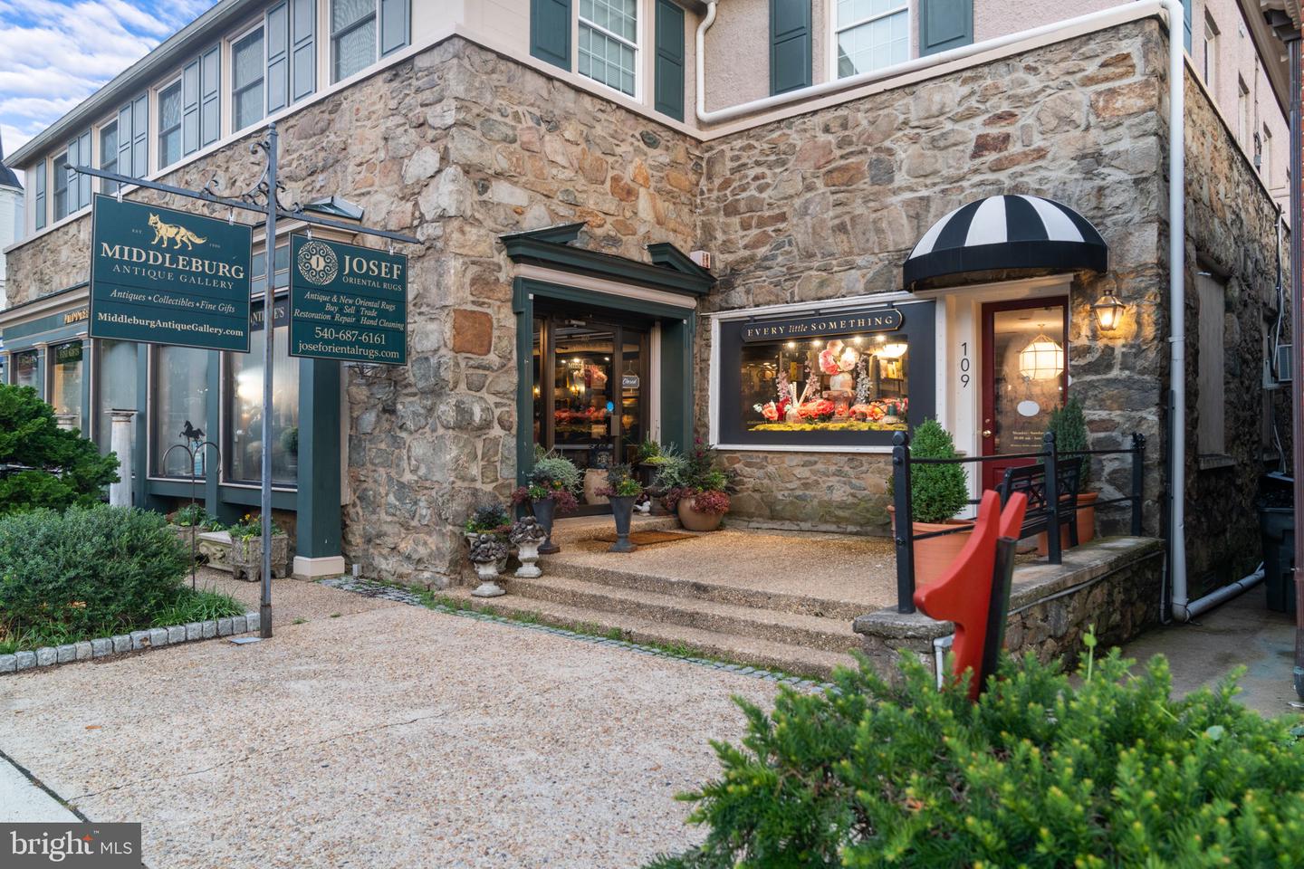 35162 NOTRE DAME LN, MIDDLEBURG, Virginia 20117, 4 Bedrooms Bedrooms, 12 Rooms Rooms,3 BathroomsBathrooms,Residential,For sale,35162 NOTRE DAME LN,VALO2111254 MLS # VALO2111254