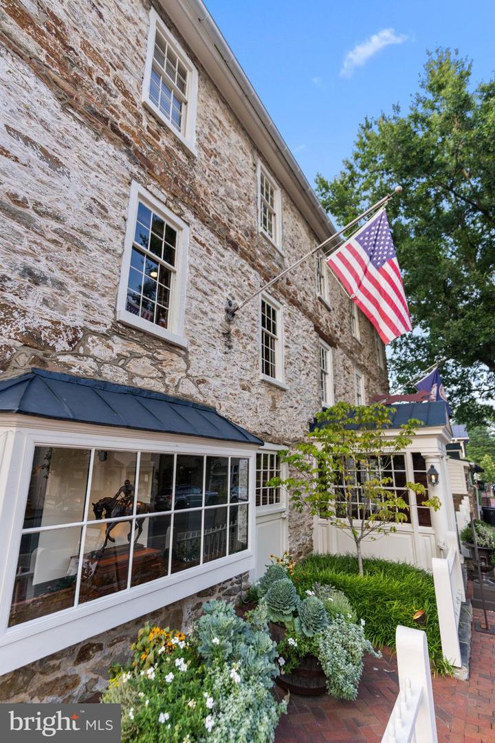 35162 NOTRE DAME LN, MIDDLEBURG, Virginia 20117, 4 Bedrooms Bedrooms, 12 Rooms Rooms,3 BathroomsBathrooms,Residential,For sale,35162 NOTRE DAME LN,VALO2111254 MLS # VALO2111254