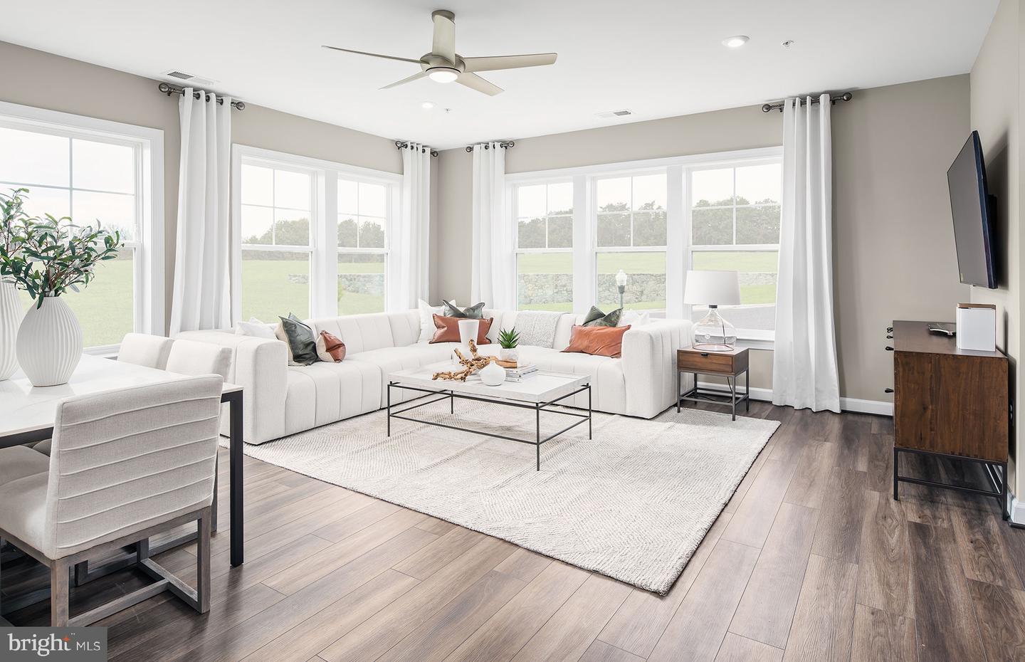 5800 MOONSTONE WAY #1, HAYMARKET, Virginia 20169, 2 Bedrooms Bedrooms, ,2 BathroomsBathrooms,Residential,For sale,5800 MOONSTONE WAY #1,VAPW2107878 MLS # VAPW2107878