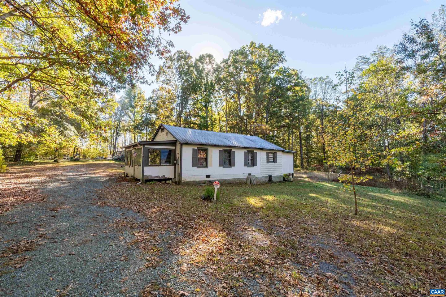 3490 HADENSVILLE FIFE RD, GOOCHLAND, Virginia 23063, 3 Bedrooms Bedrooms, ,1 BathroomBathrooms,Residential,For sale,3490 HADENSVILLE FIFE RD,671195 MLS # 671195 3490 HADENSVILLE FIFE RD, GOOCHLAND, Virginia 23063, 3 Bedrooms Bedrooms, ,1 BathroomBathrooms,Residential,For sale,3490 HADENSVILLE FIFE RD,671195 MLS # 671195