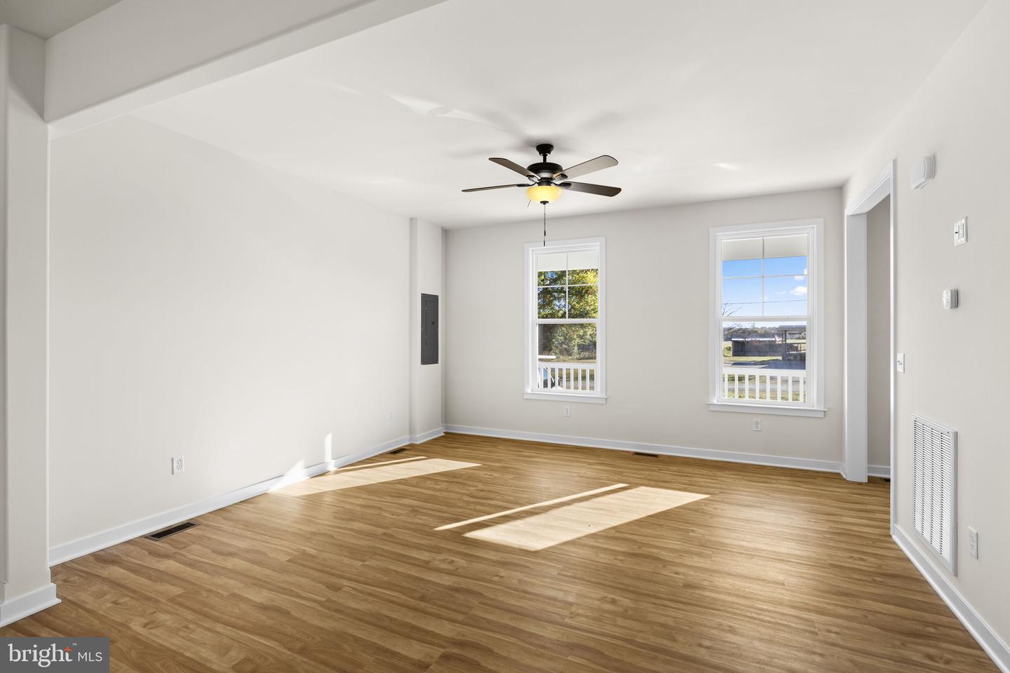 715 LAKEVIEW DR, COLONIAL BEACH, Virginia 22443, 3 Bedrooms Bedrooms, 11 Rooms Rooms,2 BathroomsBathrooms,Residential,For sale,715 LAKEVIEW DR,VAWE2010122 MLS # VAWE2010122