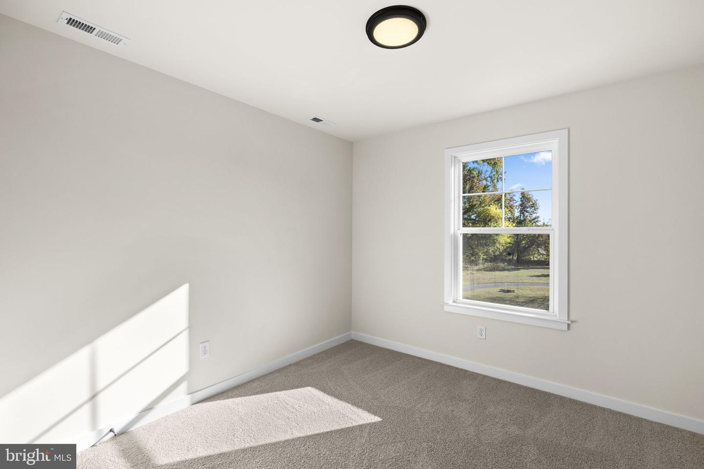 715 LAKEVIEW DR, COLONIAL BEACH, Virginia 22443, 3 Bedrooms Bedrooms, 11 Rooms Rooms,2 BathroomsBathrooms,Residential,For sale,715 LAKEVIEW DR,VAWE2010122 MLS # VAWE2010122