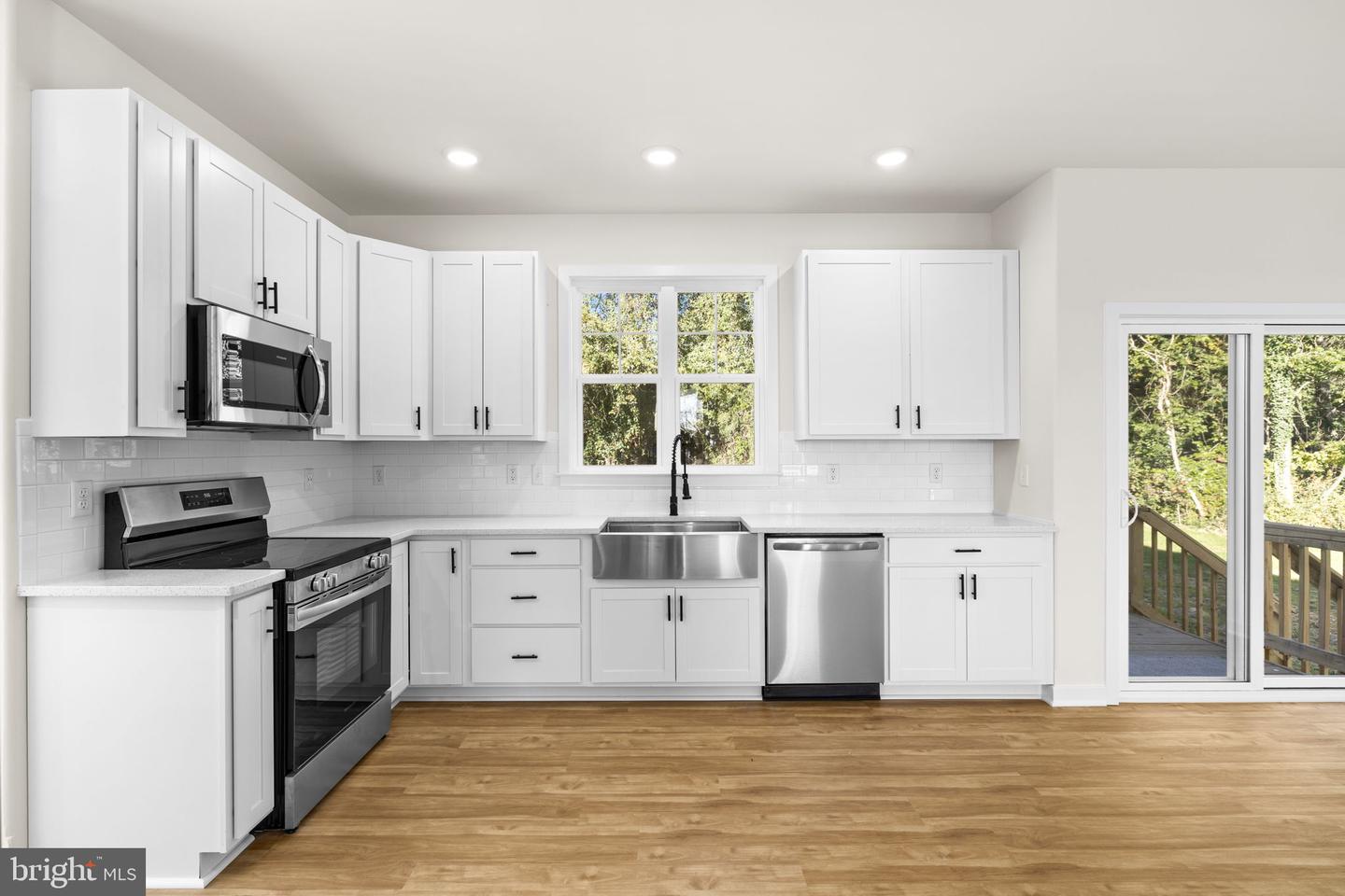 715 LAKEVIEW DR, COLONIAL BEACH, Virginia 22443, 3 Bedrooms Bedrooms, 11 Rooms Rooms,2 BathroomsBathrooms,Residential,For sale,715 LAKEVIEW DR,VAWE2010122 MLS # VAWE2010122