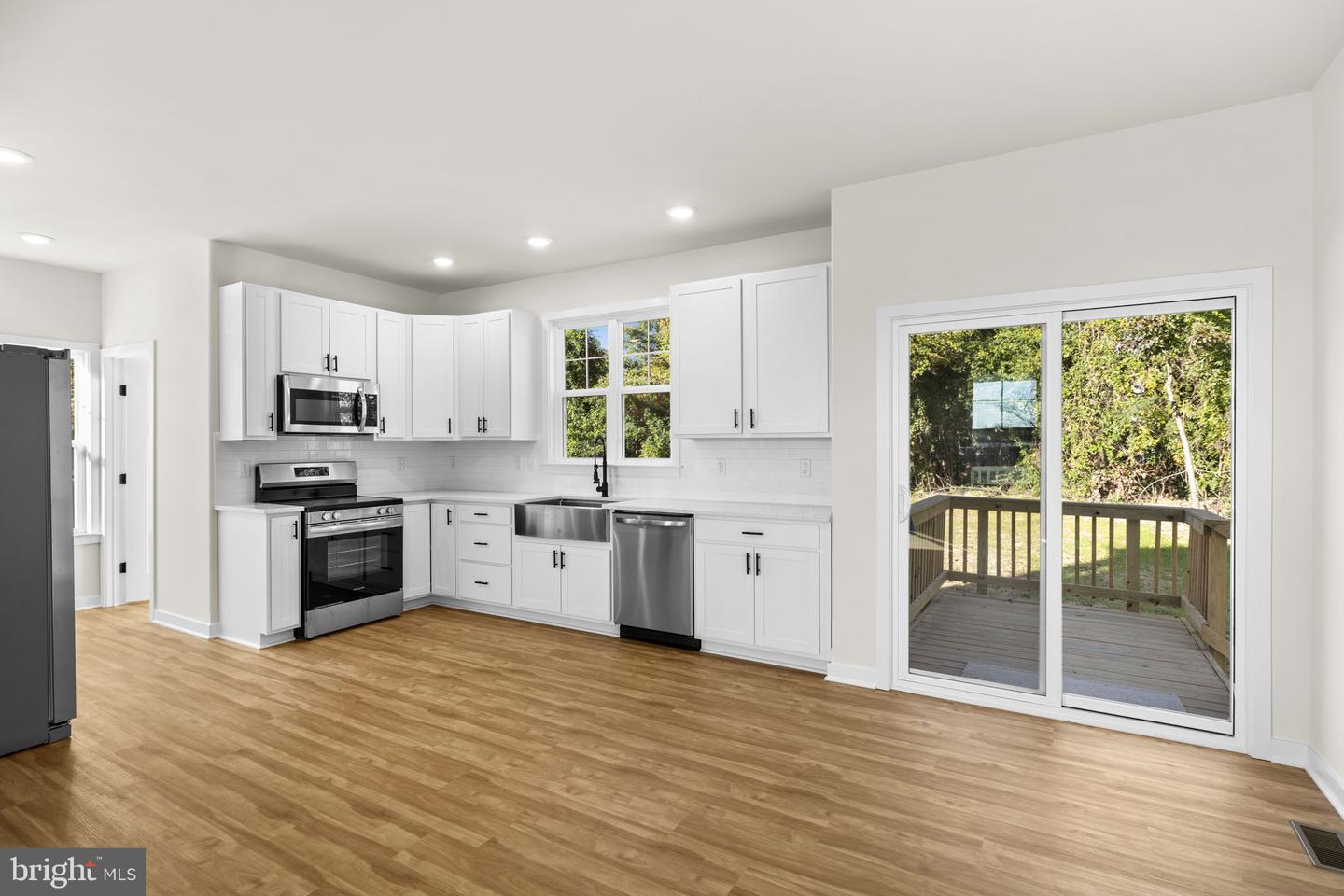 729 LAKEVIEW DR, COLONIAL BEACH, Virginia 22443, 3 Bedrooms Bedrooms, ,2 BathroomsBathrooms,Residential,For sale,729 LAKEVIEW DR,VAWE2010124 MLS # VAWE2010124