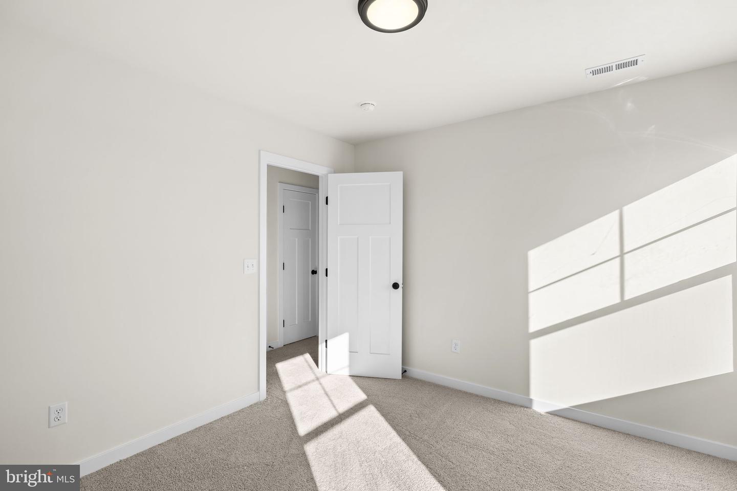 739 LAKEVIEW DR, COLONIAL BEACH, Virginia 22443, 3 Bedrooms Bedrooms, ,2 BathroomsBathrooms,Residential,For sale,739 LAKEVIEW DR,VAWE2010126 MLS # VAWE2010126