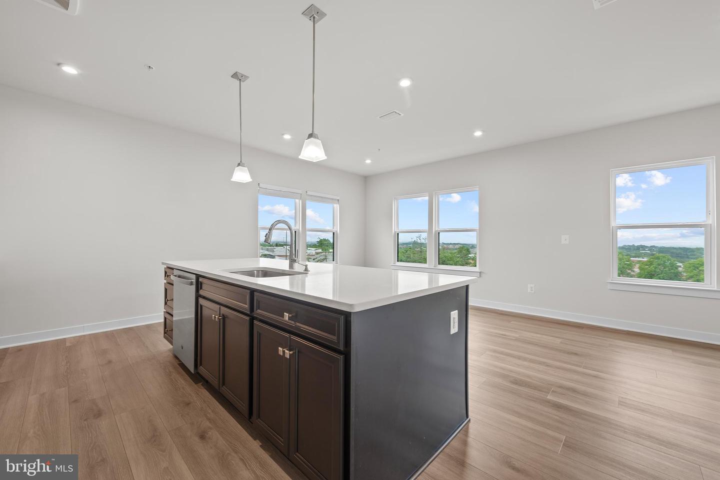 46270 MOUNT ALLEN TER #300, STERLING, Virginia 20164, 2 Bedrooms Bedrooms, ,2 BathroomsBathrooms,Residential,For sale,46270 MOUNT ALLEN TER #300,VALO2098240 MLS # VALO2098240