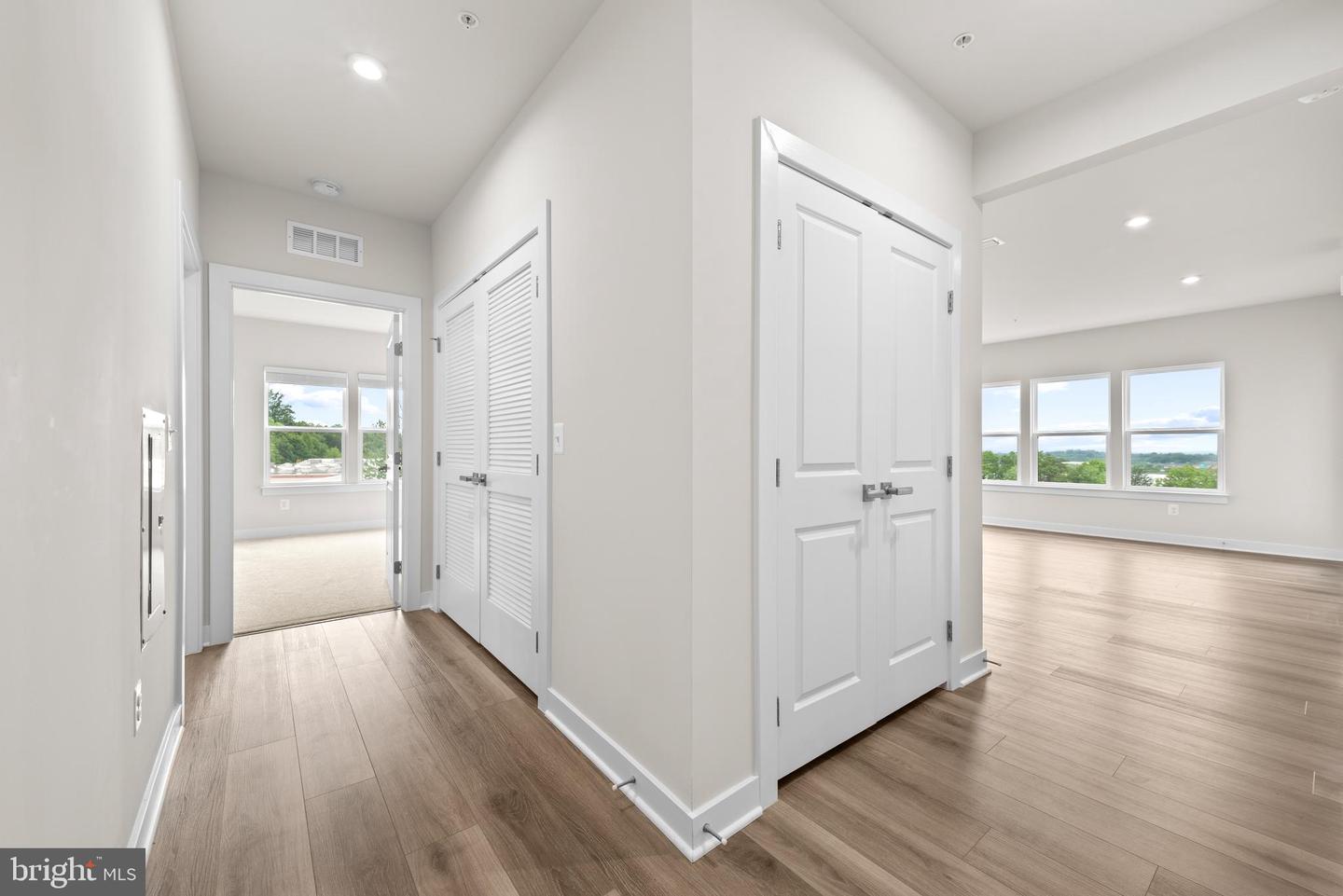 46270 MOUNT ALLEN TER #300, STERLING, Virginia 20164, 2 Bedrooms Bedrooms, ,2 BathroomsBathrooms,Residential,For sale,46270 MOUNT ALLEN TER #300,VALO2098240 MLS # VALO2098240