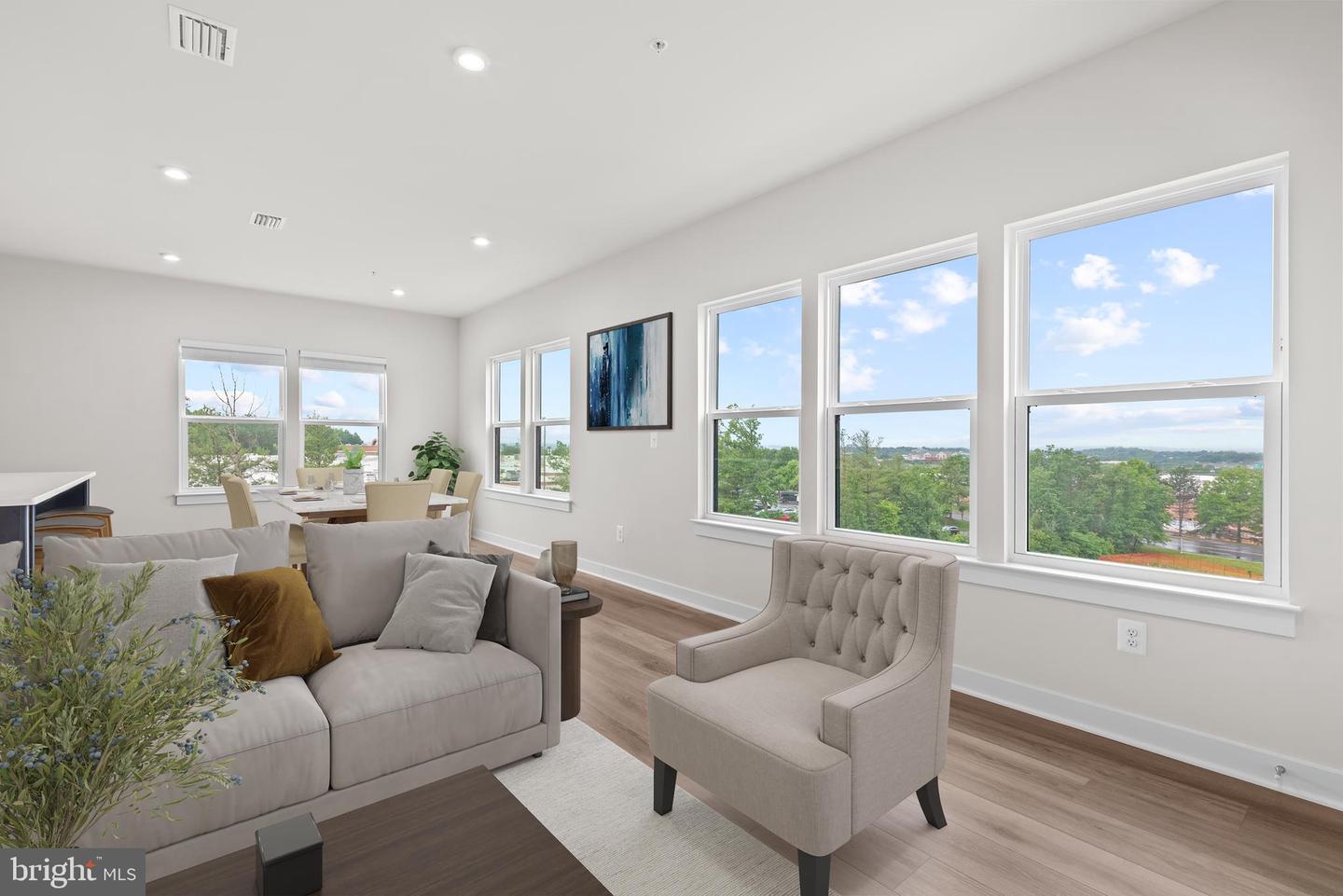 46270 MOUNT ALLEN TER #300, STERLING, Virginia 20164, 2 Bedrooms Bedrooms, ,2 BathroomsBathrooms,Residential,For sale,46270 MOUNT ALLEN TER #300,VALO2098240 MLS # VALO2098240