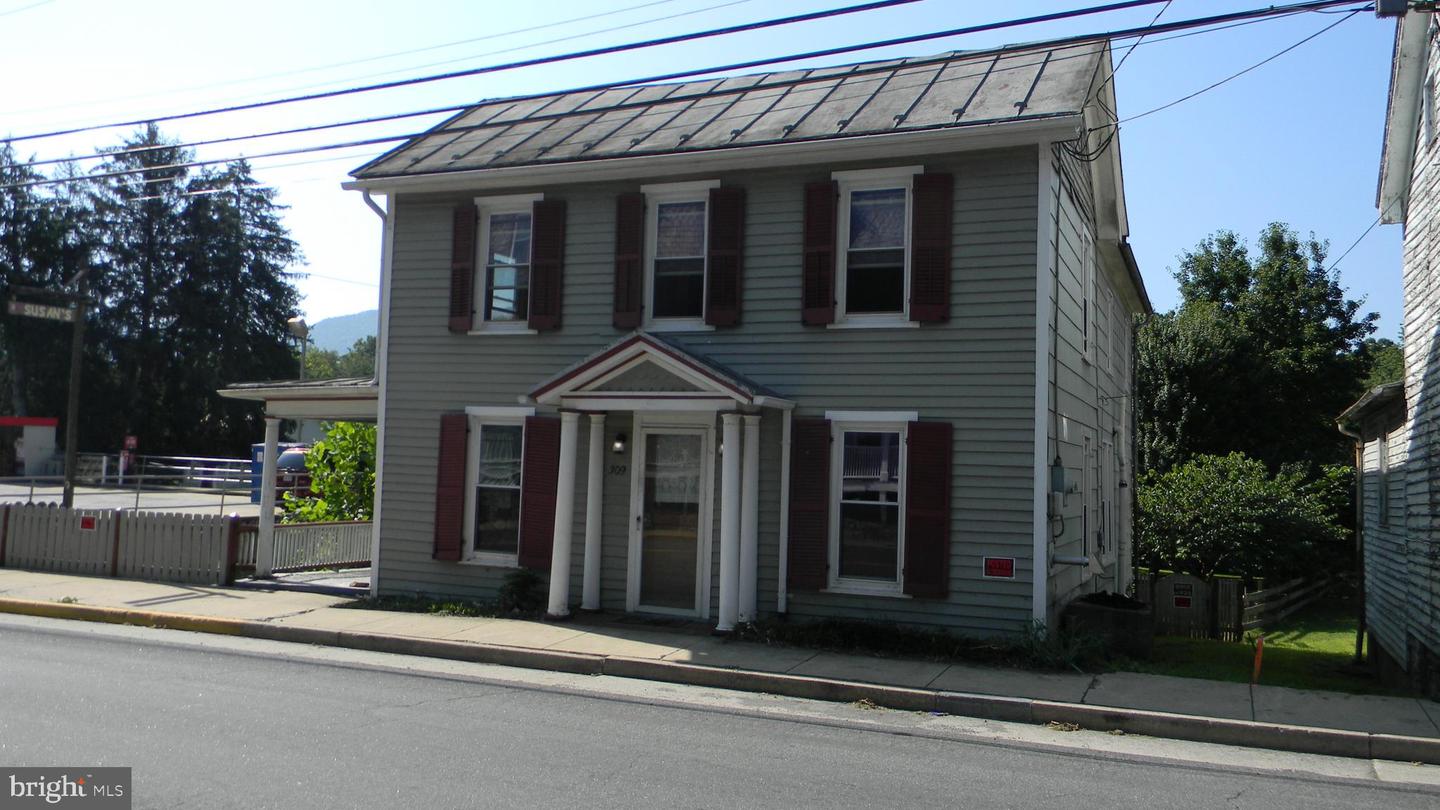 309 N MAIN ST, EDINBURG, Virginia 22824, 3 Bedrooms Bedrooms, ,2 BathroomsBathrooms,Residential,For sale,309 N MAIN ST,VASH2012128 MLS # VASH2012128